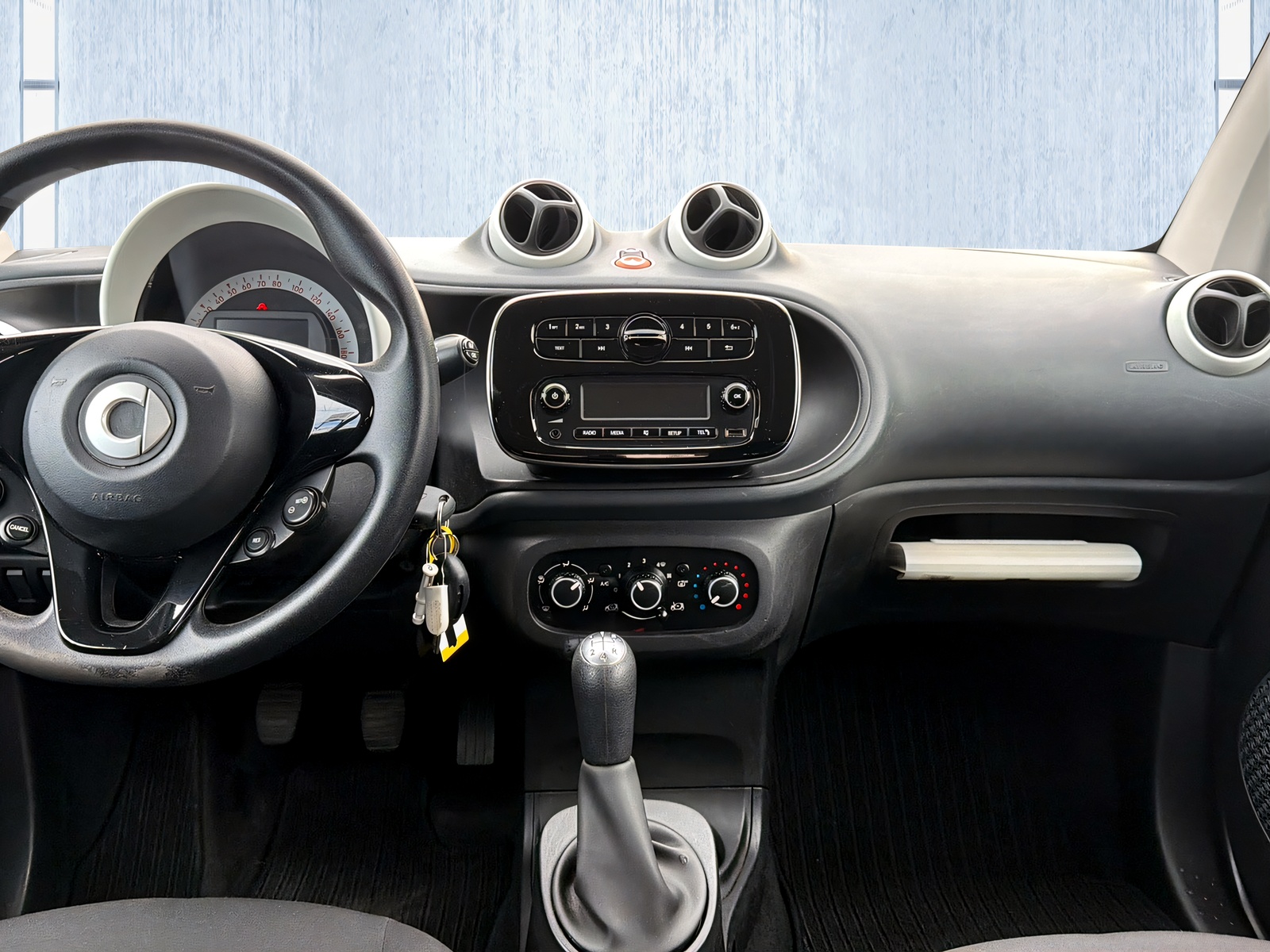 SMART fortwo-image-14