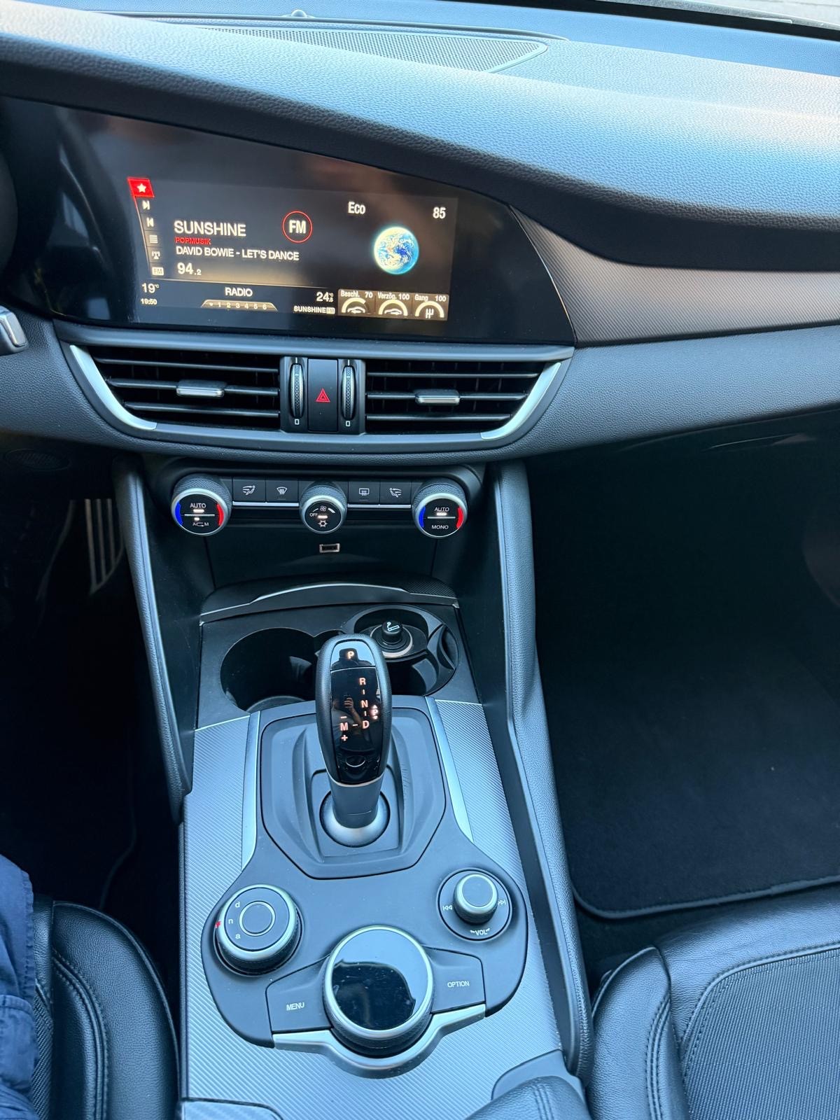ALFA ROMEO Giulia 2.2 JTDM Super Automatic-image-10