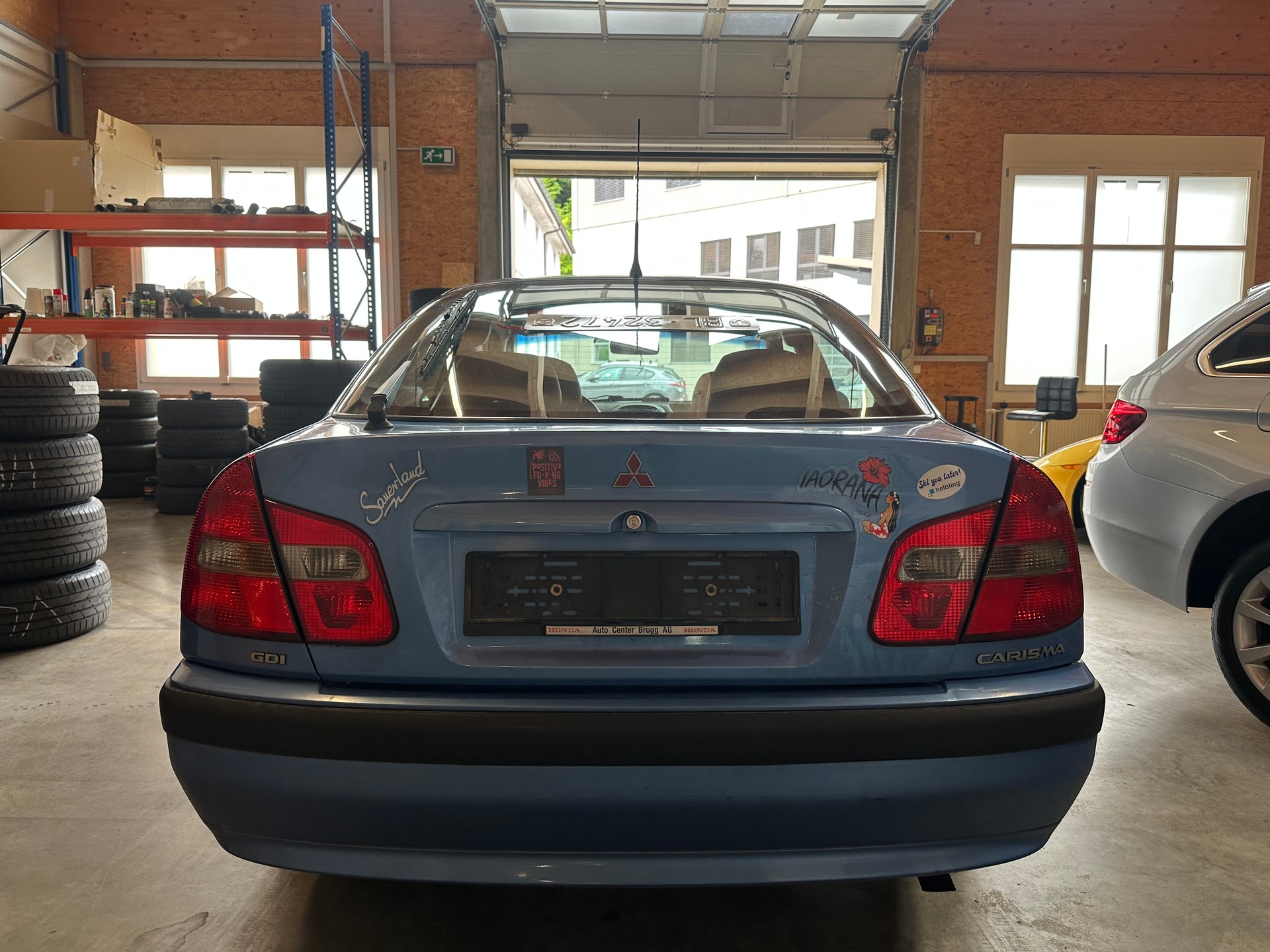 MITSUBISHI Carisma 1.8 GDI Classic mit Klima/Läuft alles soweit!Verkauf Platz-showroom-element-2