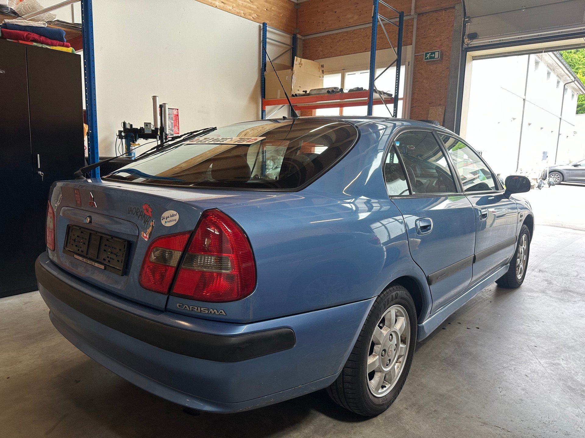 MITSUBISHI Carisma 1.8 GDI Classic mit Klima/Läuft alles soweit!Verkauf Platz-showroom-element-3
