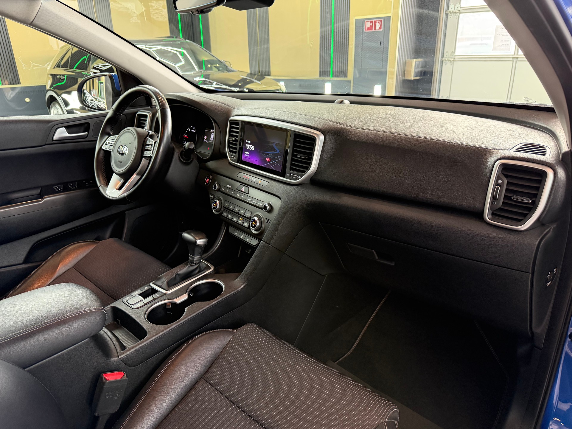 KIA Sportage 1.6CRDi Mild Hybrid Black Edition 4WD DCT-image-10