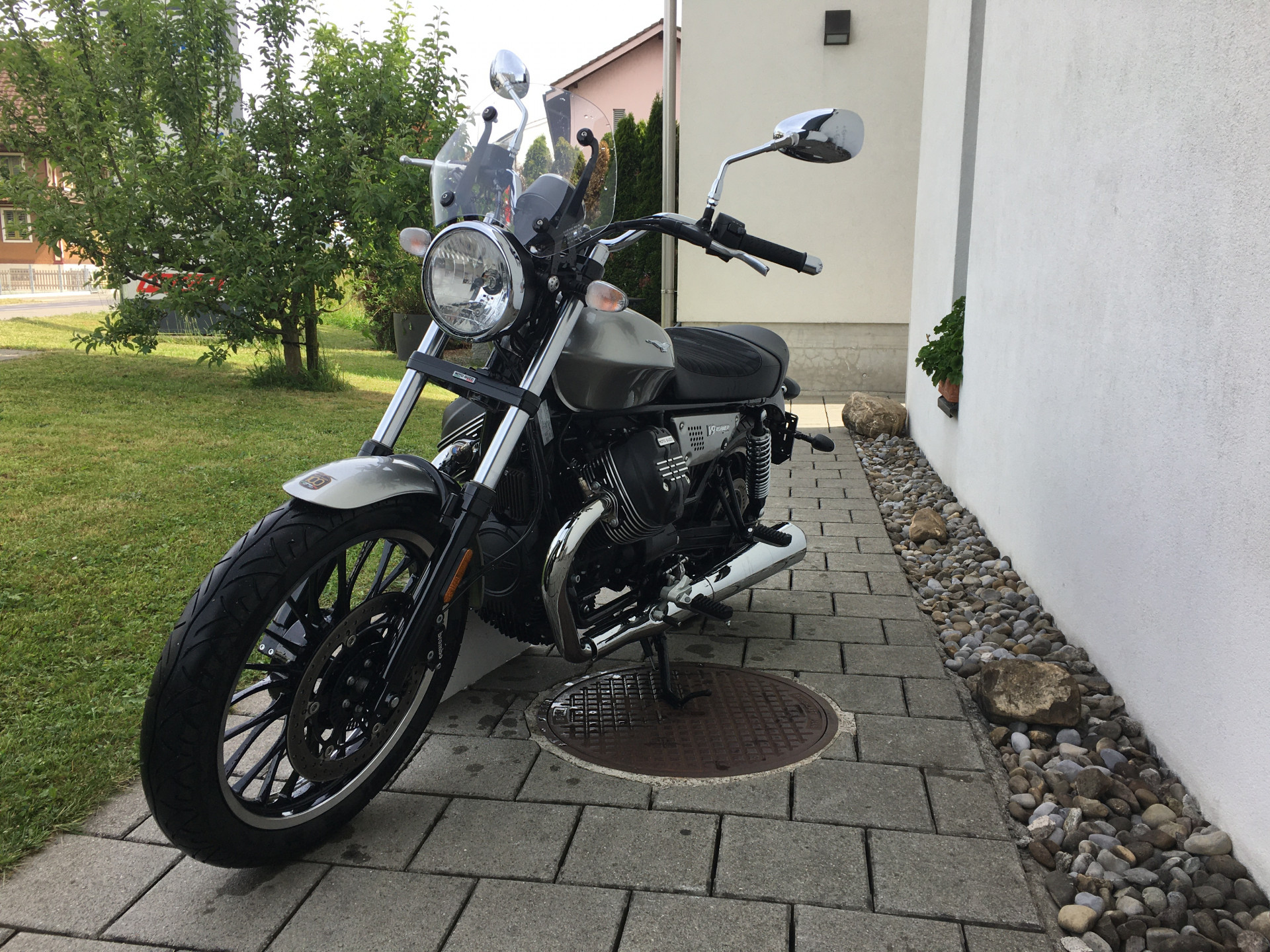 MOTO GUZZI V9 Roamer-image-2