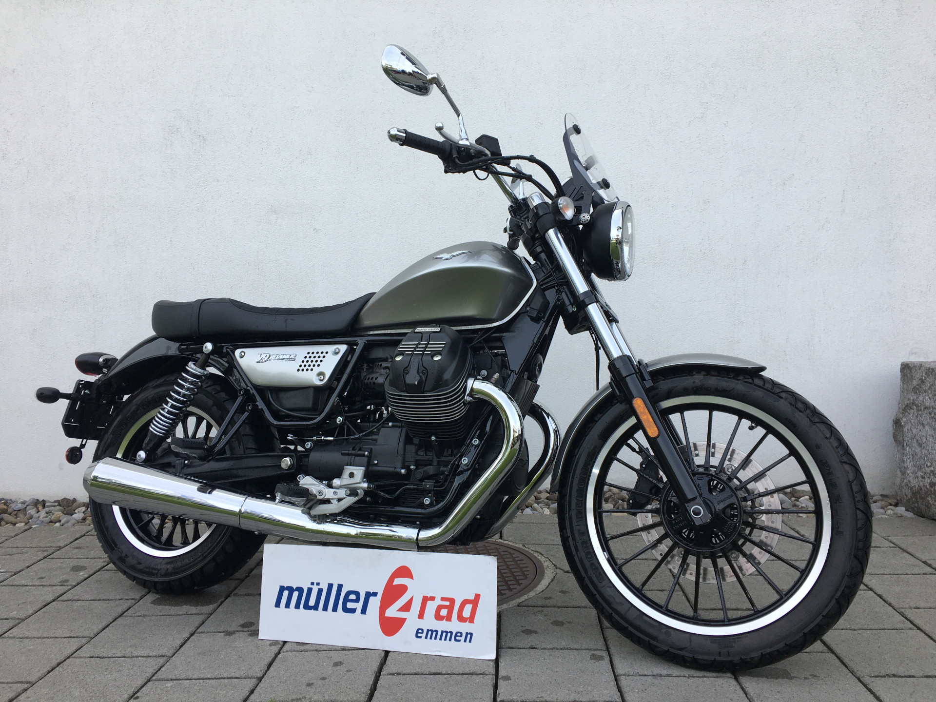 MOTO GUZZI V9 Roamer-image-0