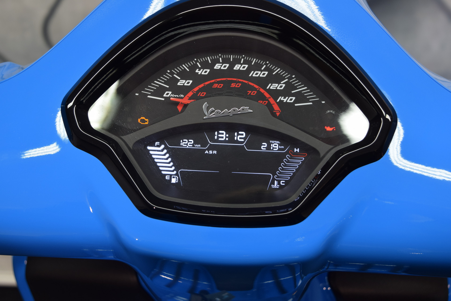 PIAGGIO Vespa GTS 125 Super Sport-image-9