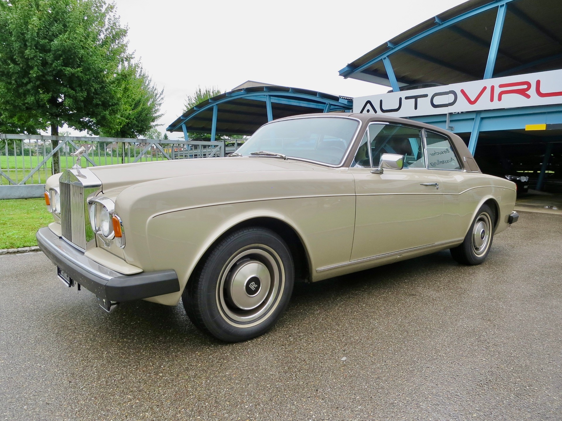 ROLLS-ROYCE Corniche