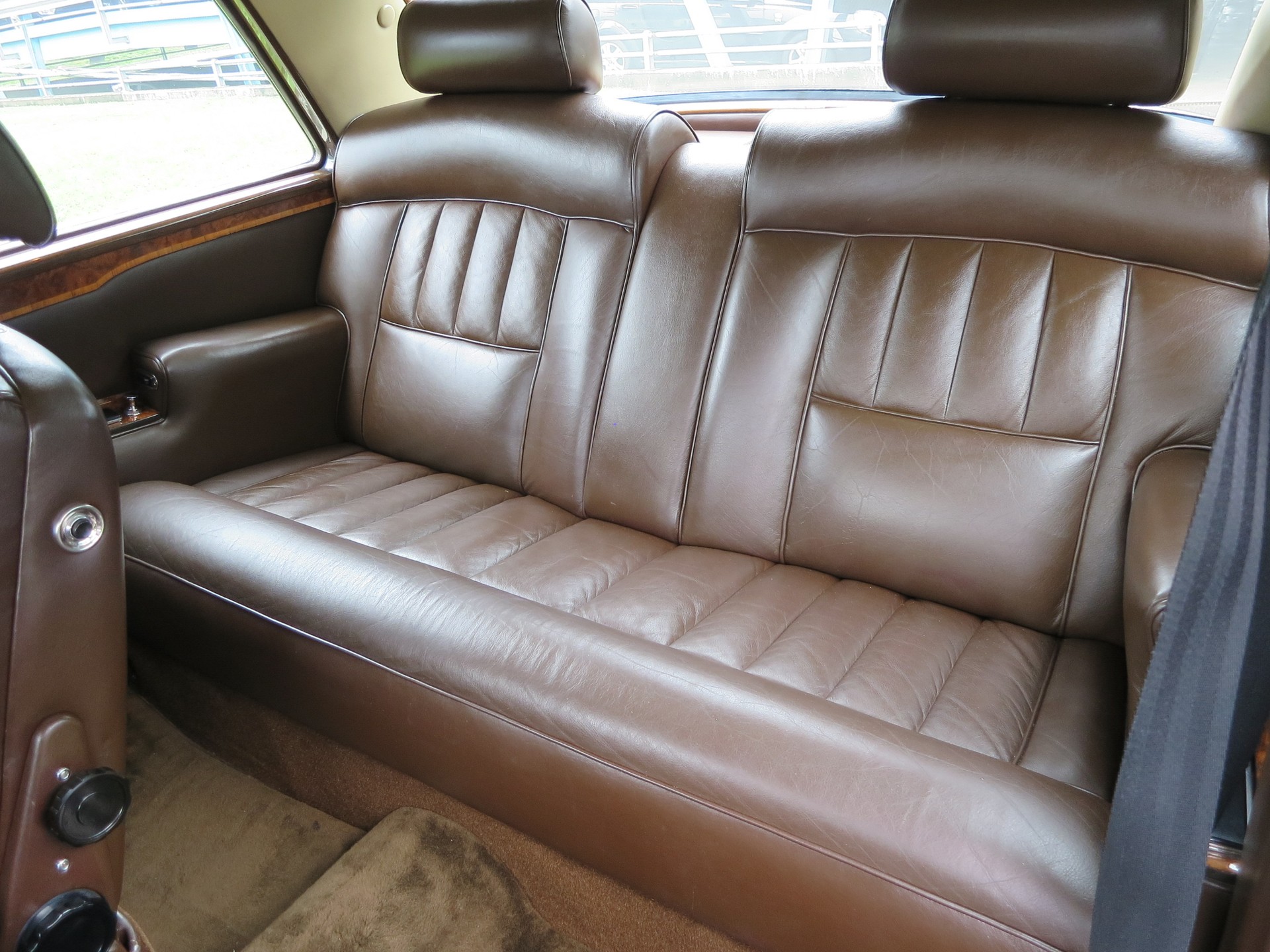 ROLLS-ROYCE Corniche-image-12