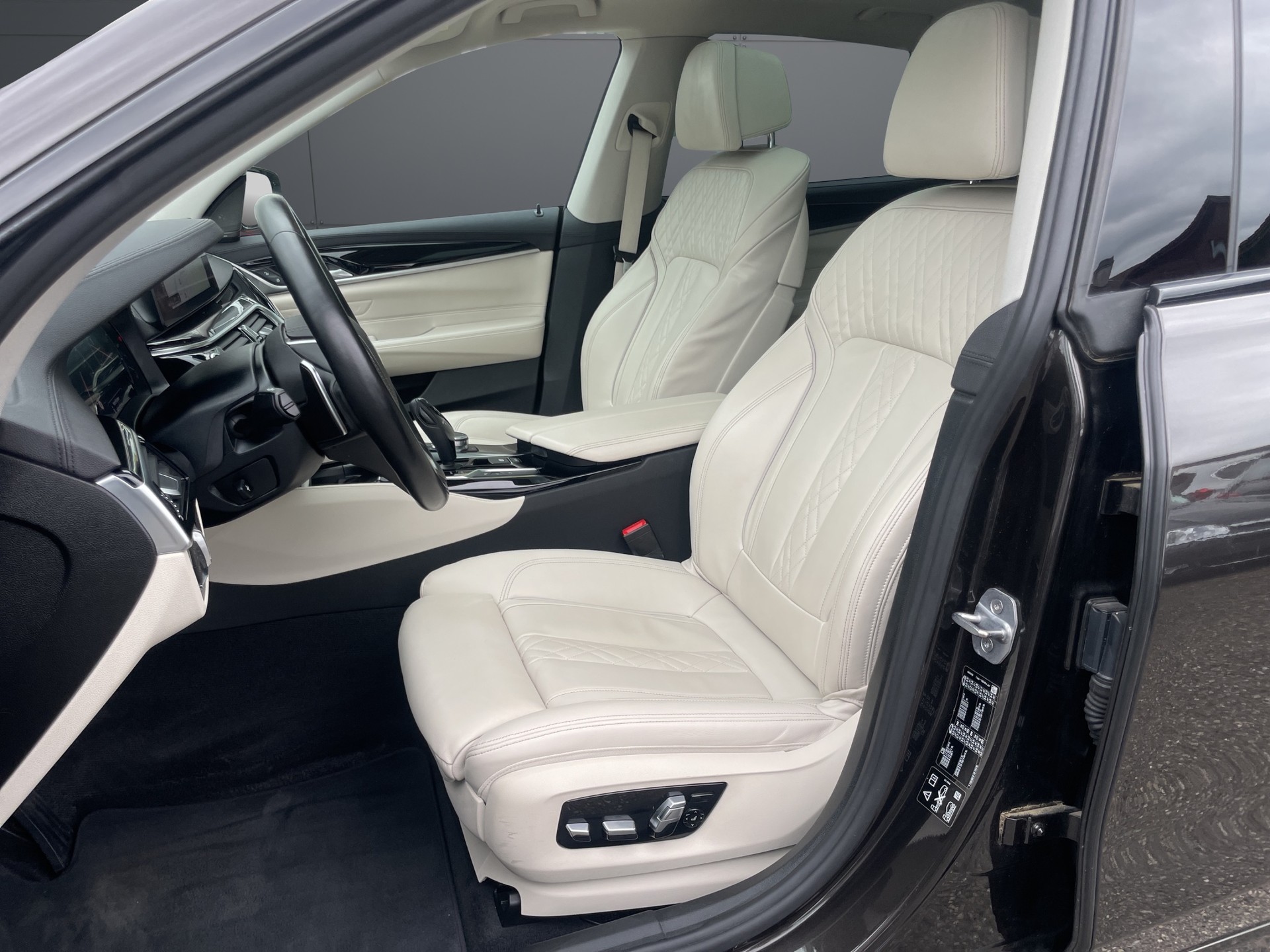BMW 640d GT xDrive Luxury Line Steptronic-image-6