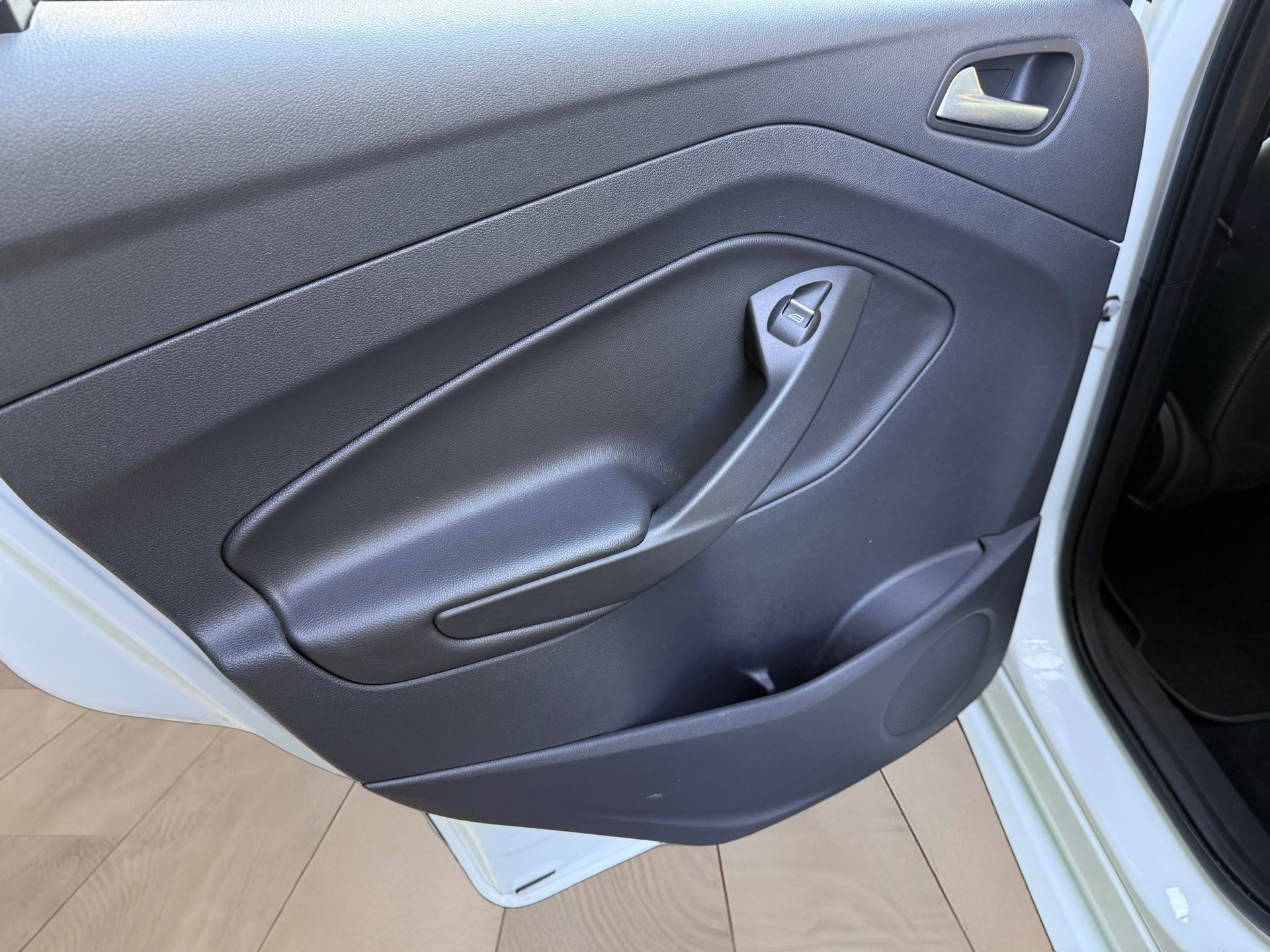 FORD Kuga 2.0 TDCi Titanium S 4WD PowerShift-image-9