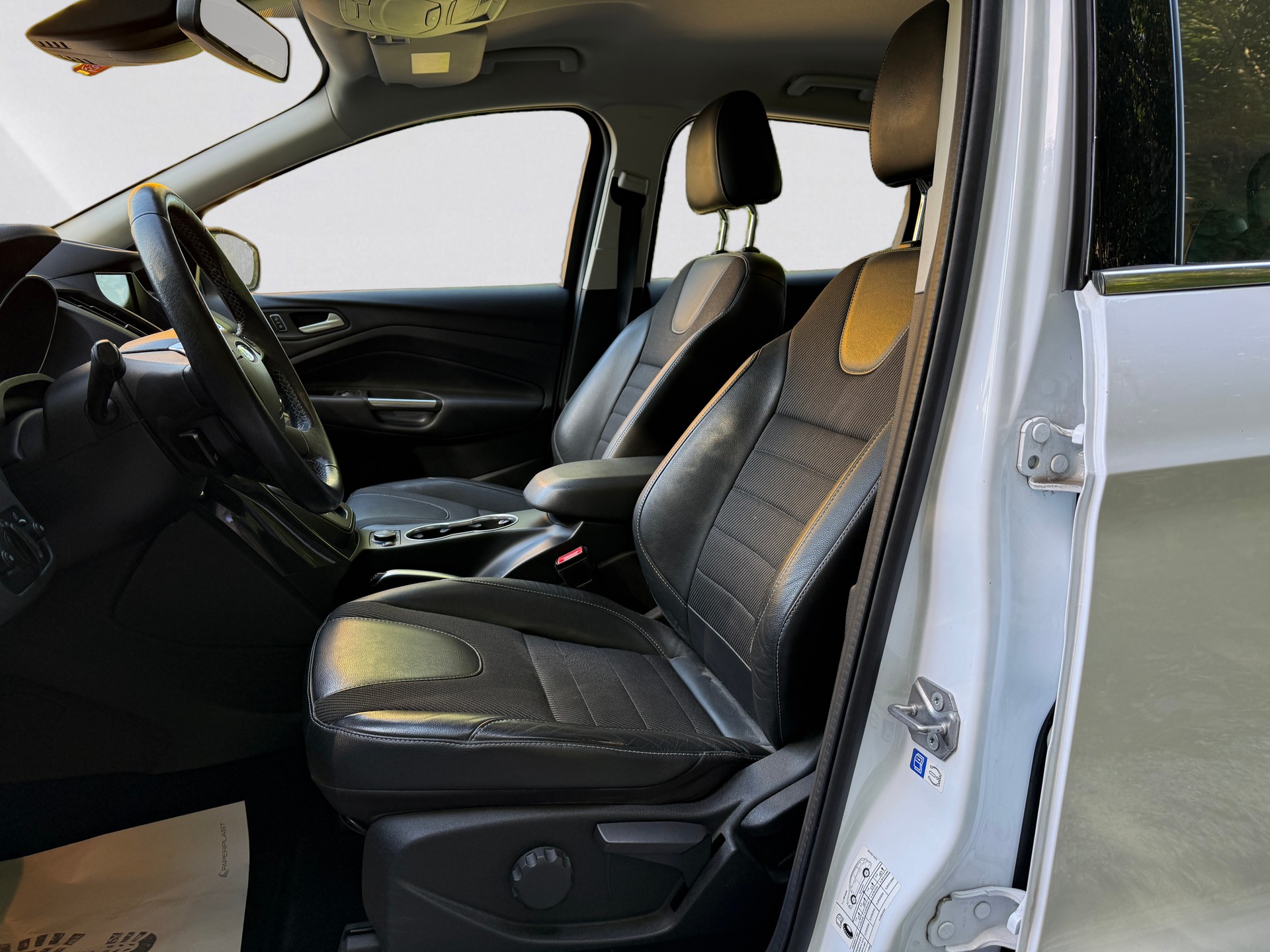 FORD Kuga 2.0 TDCi Titanium S 4WD PowerShift-image-13