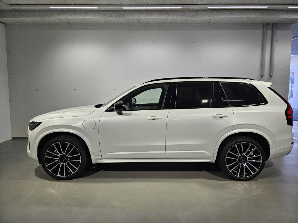 VOLVO XC90 2.0 T8 TE Ultra Dark eAWD-showroom-element-2
