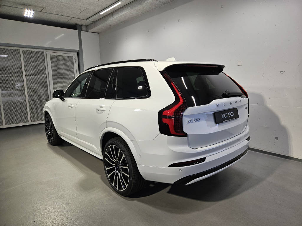 VOLVO XC90 2.0 T8 TE Ultra Dark eAWD-showroom-element-3