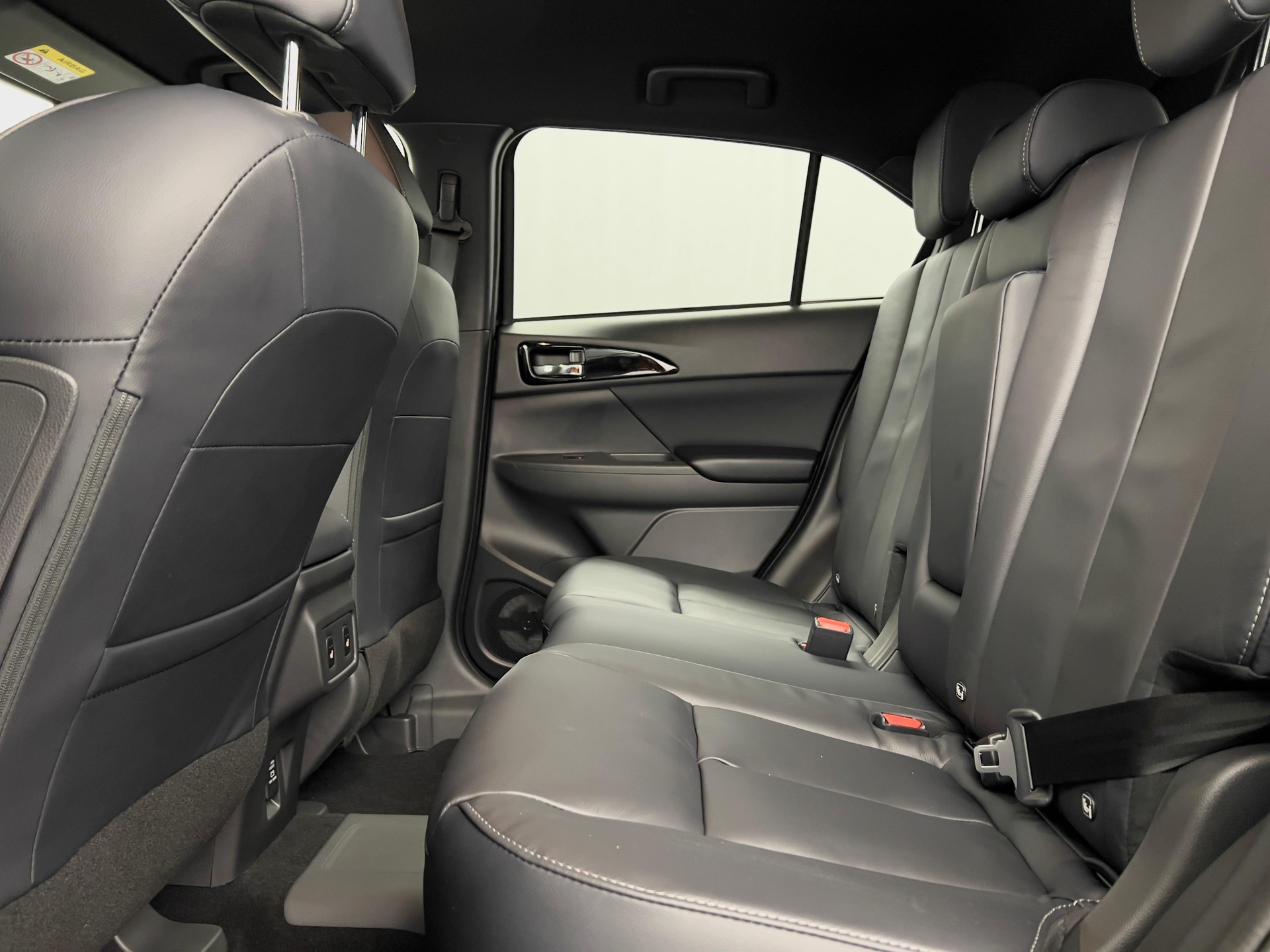 MITSUBISHI Eclipse Cross 2.4 PHEV Instyle 4x4-image-17