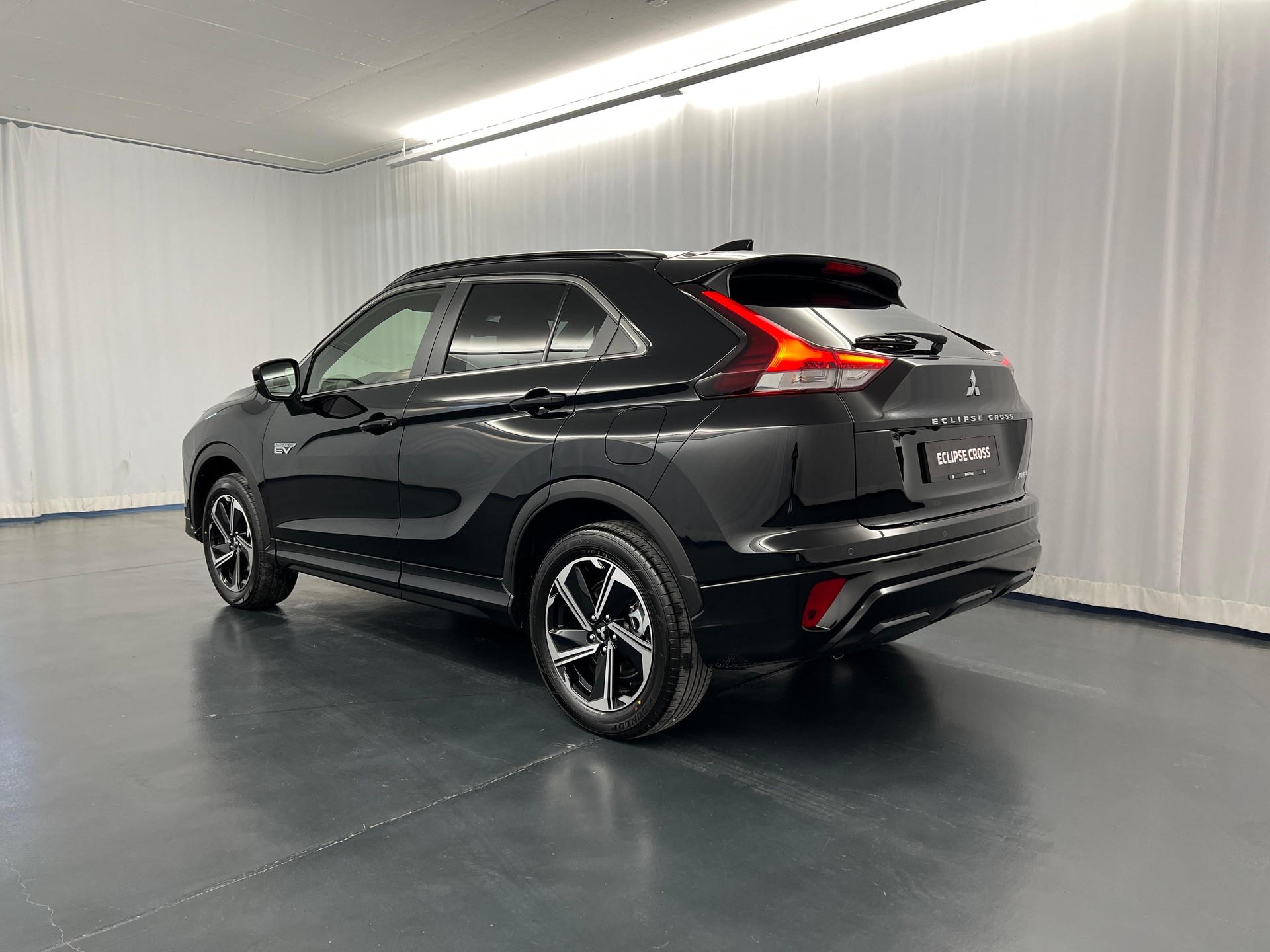 MITSUBISHI Eclipse Cross 2.4 PHEV Instyle 4x4-image-16