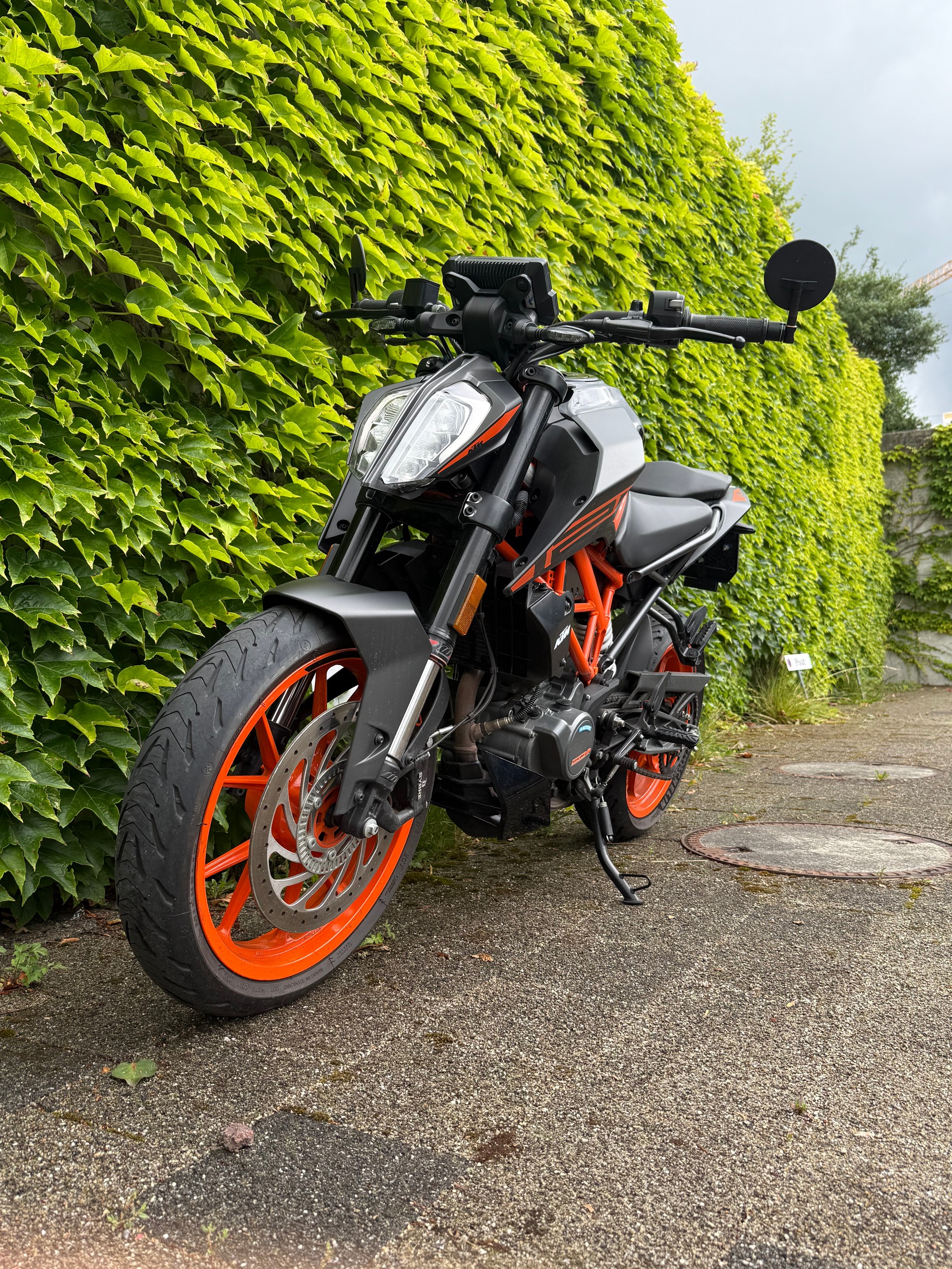 KTM 125 Duke-image-3