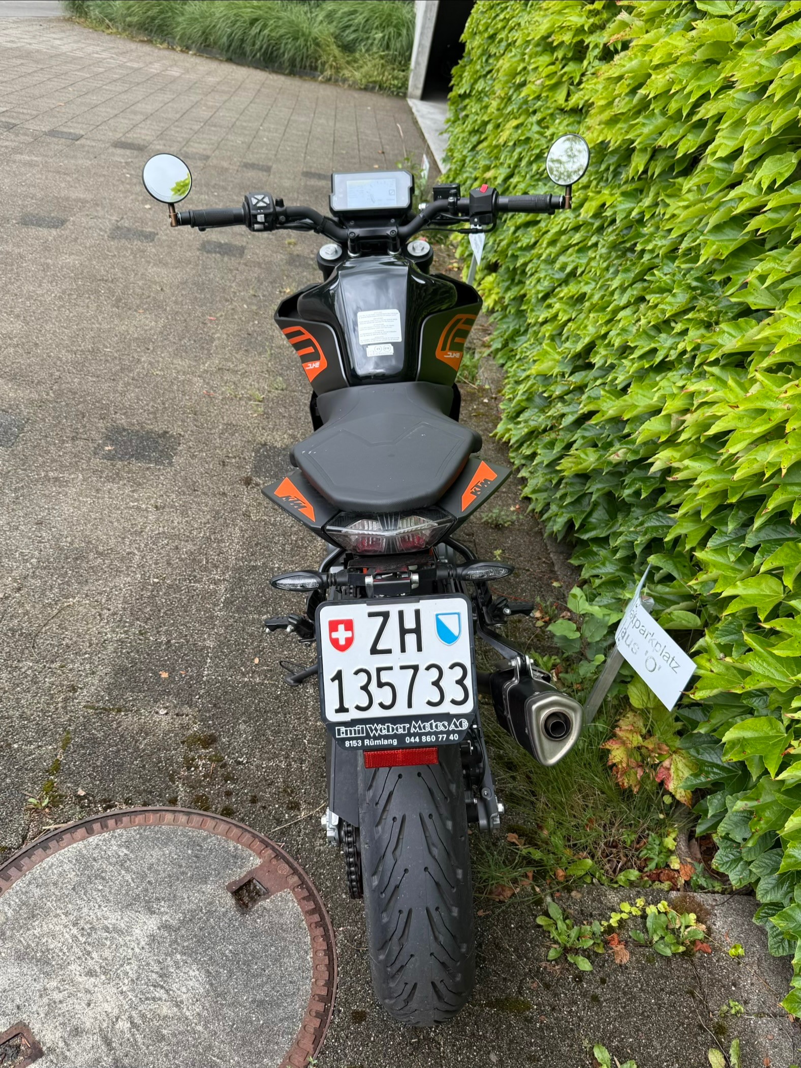 KTM 125 Duke-image-2
