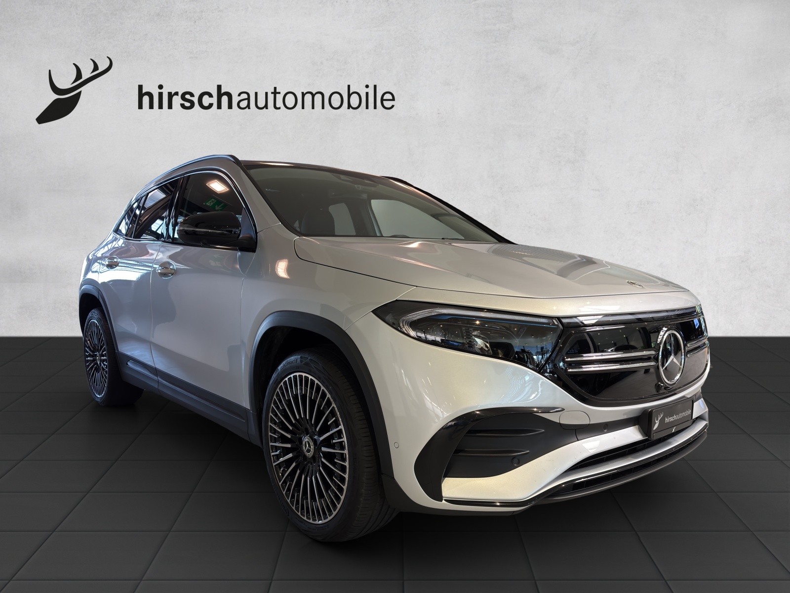 MERCEDES-BENZ EQA 300 4Matic Swiss Star AMG Line-image-4