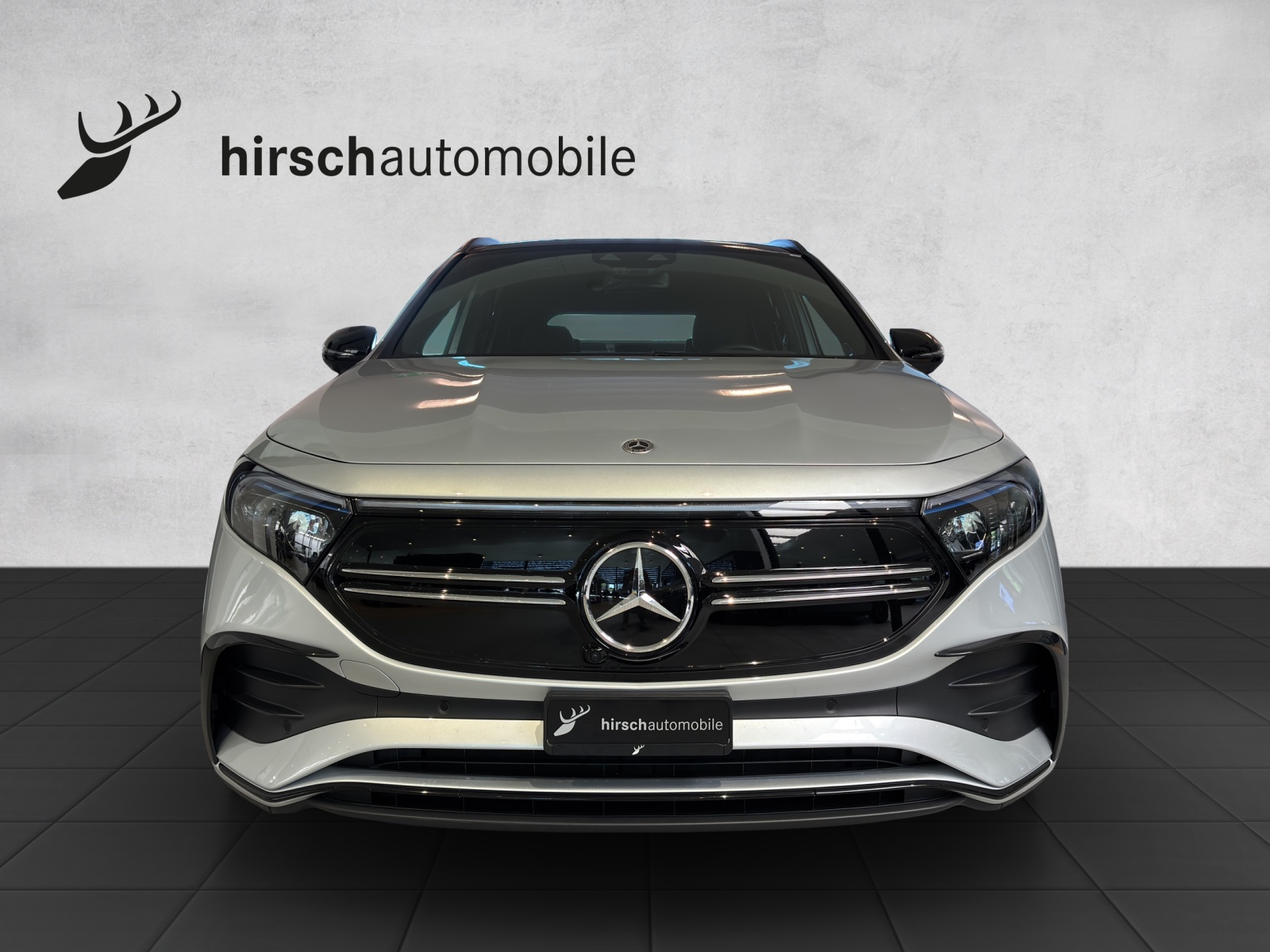 MERCEDES-BENZ EQA 300 4Matic Swiss Star AMG Line-image-5