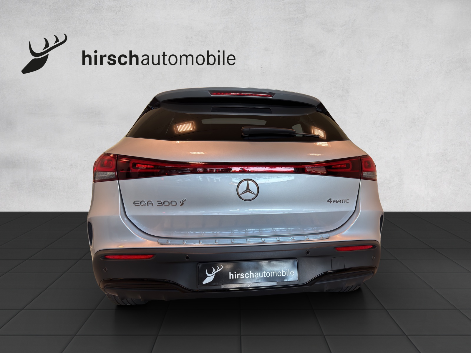 MERCEDES-BENZ EQA 300 4Matic Swiss Star AMG Line-showroom-element-2