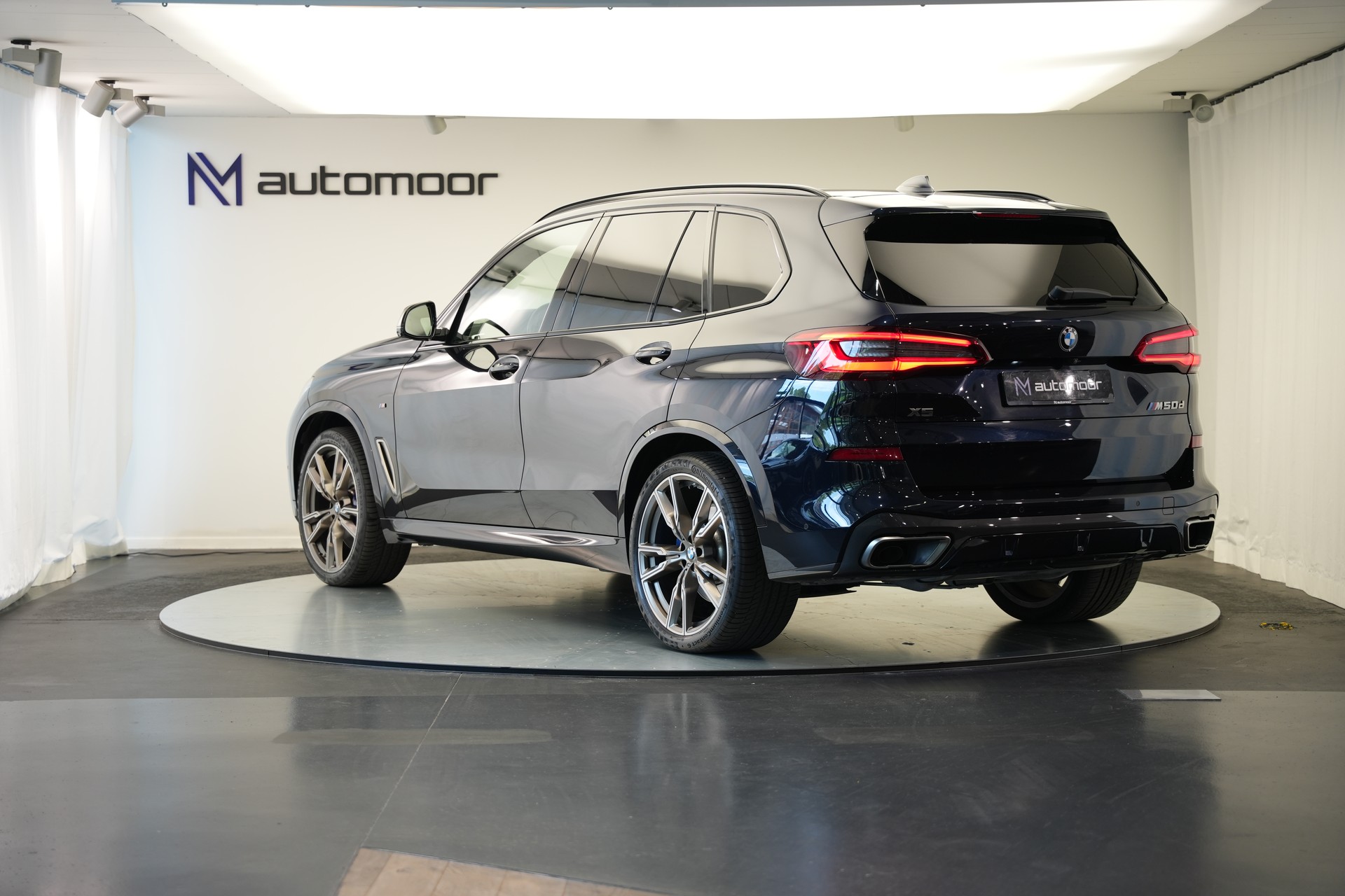 BMW X5 xDrive M50d Steptronic *CH-Fahrzeug* *Pano* *HuD* *Laser*-image-6