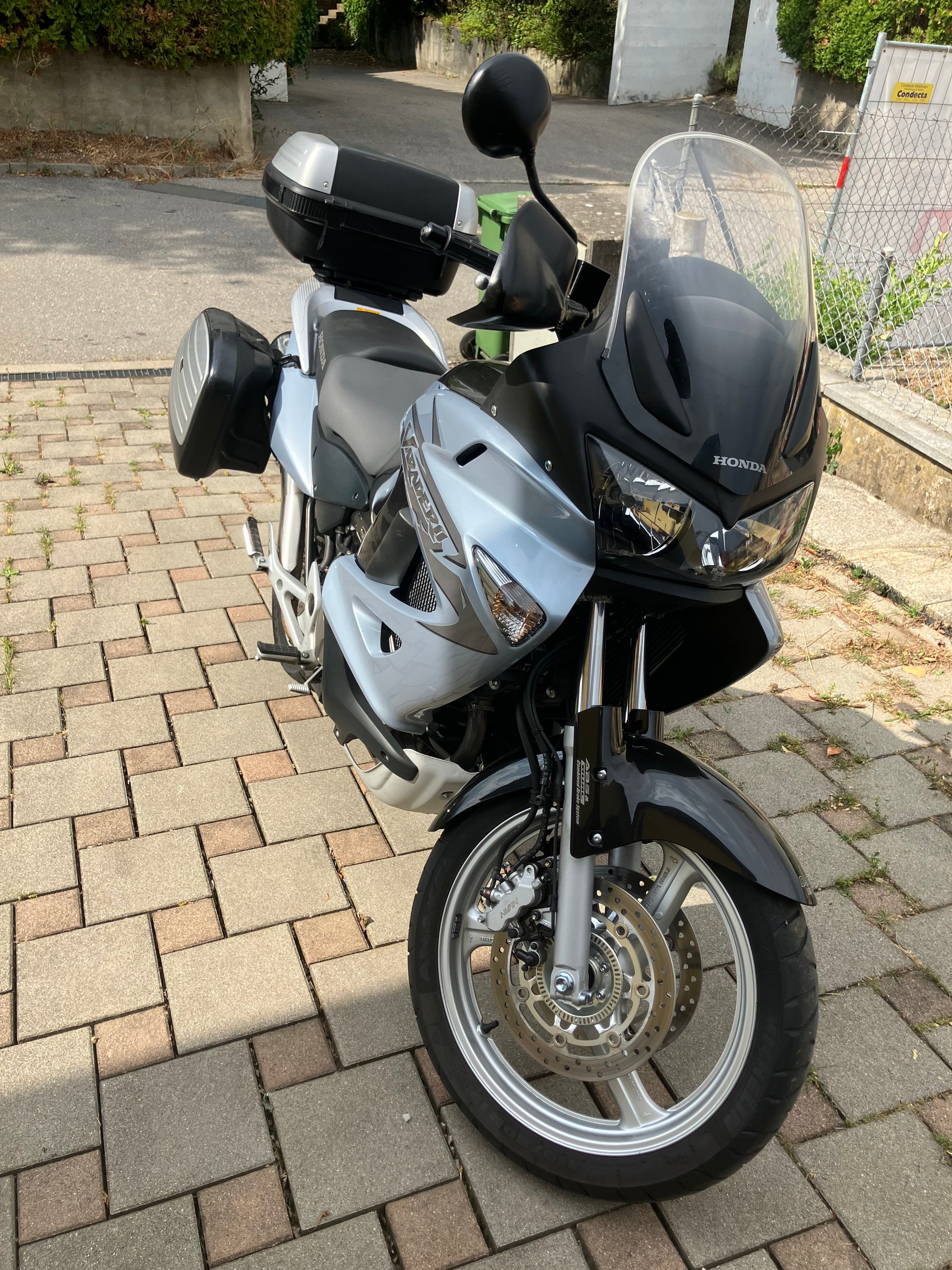 HONDA XL 1000 V Varadero ABS-image-1