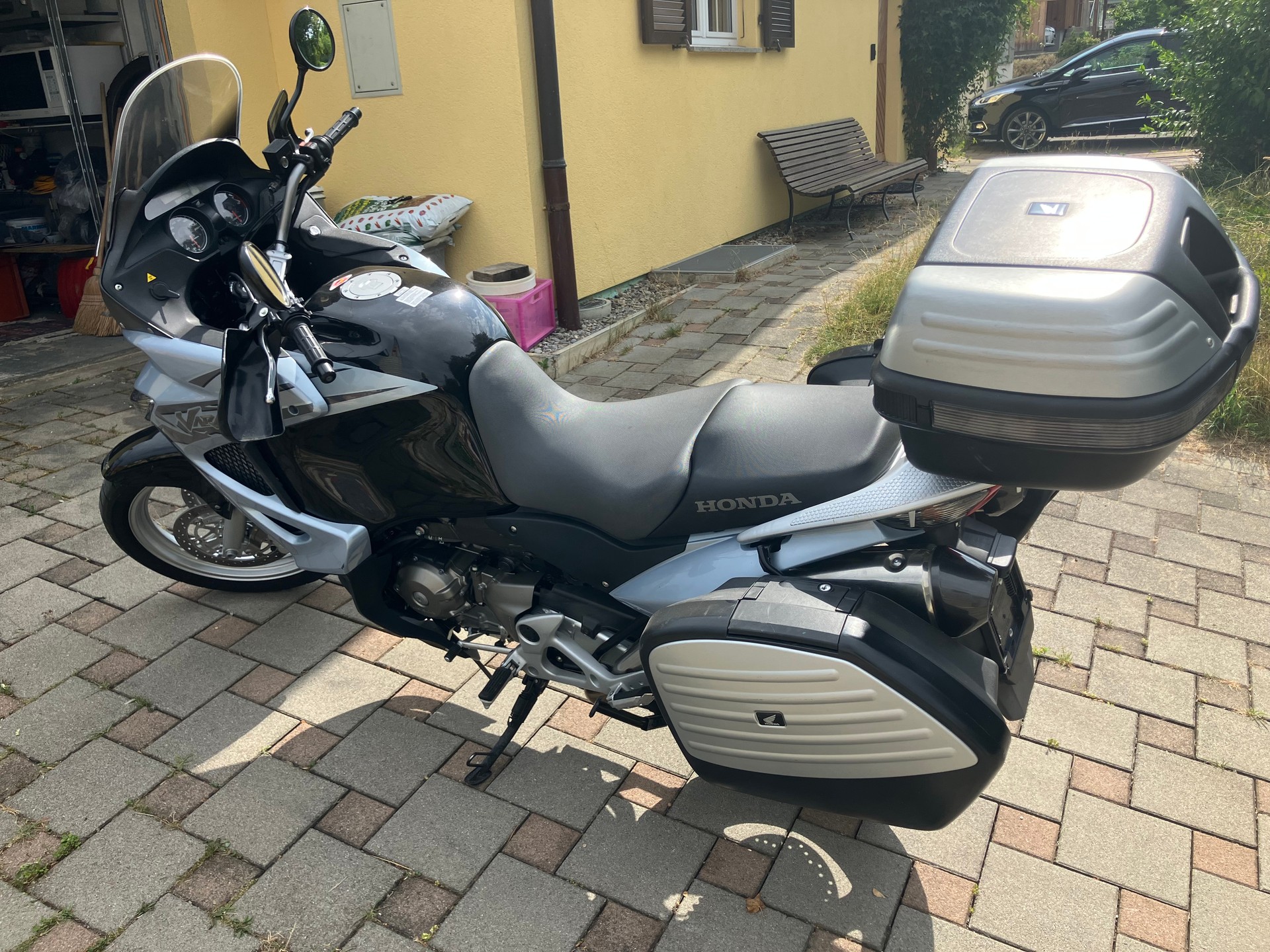 HONDA XL 1000 V Varadero ABS-image-2