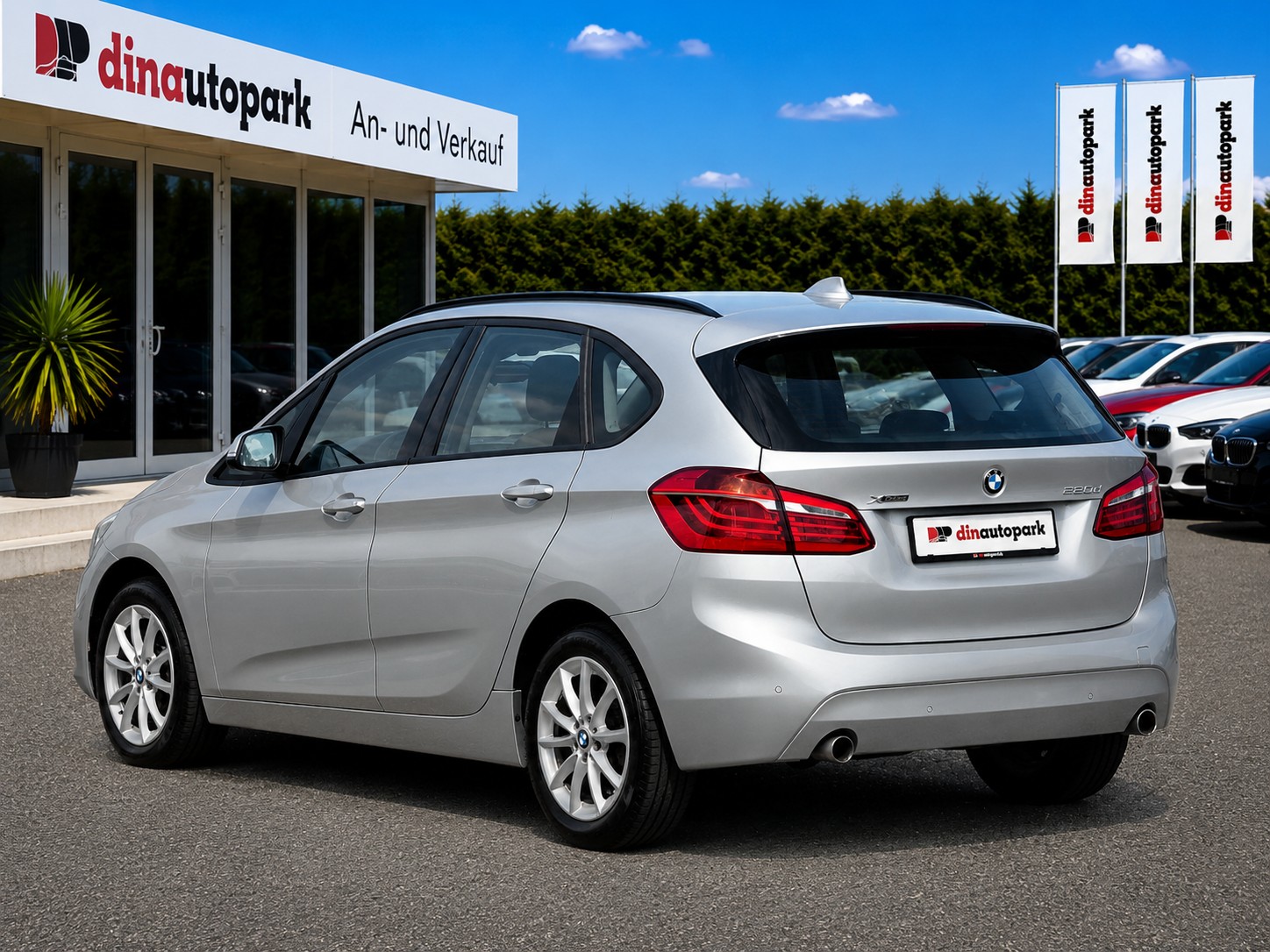 BMW 220d xDrive Active Tourer Steptronic * CH-Fahrzeug * Frisch ab MFK *-image-5