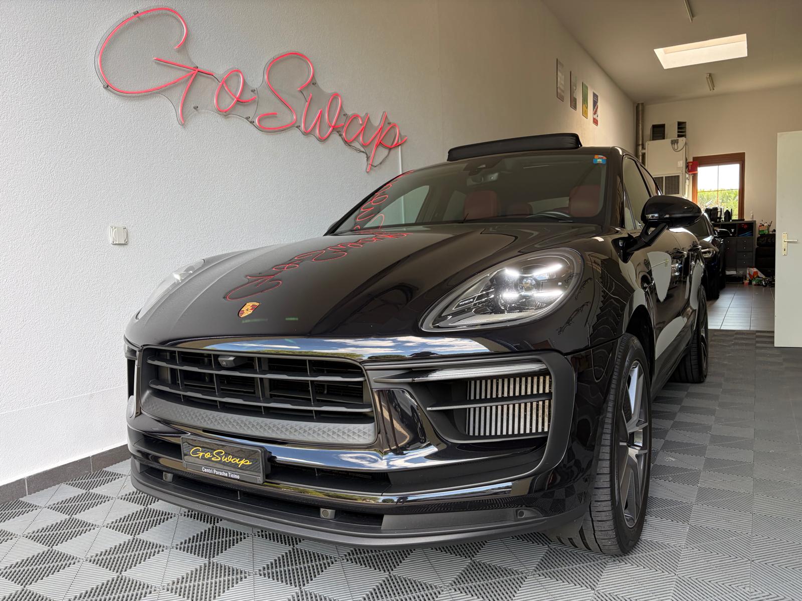PORSCHE Macan S PDK-showroom-element-2