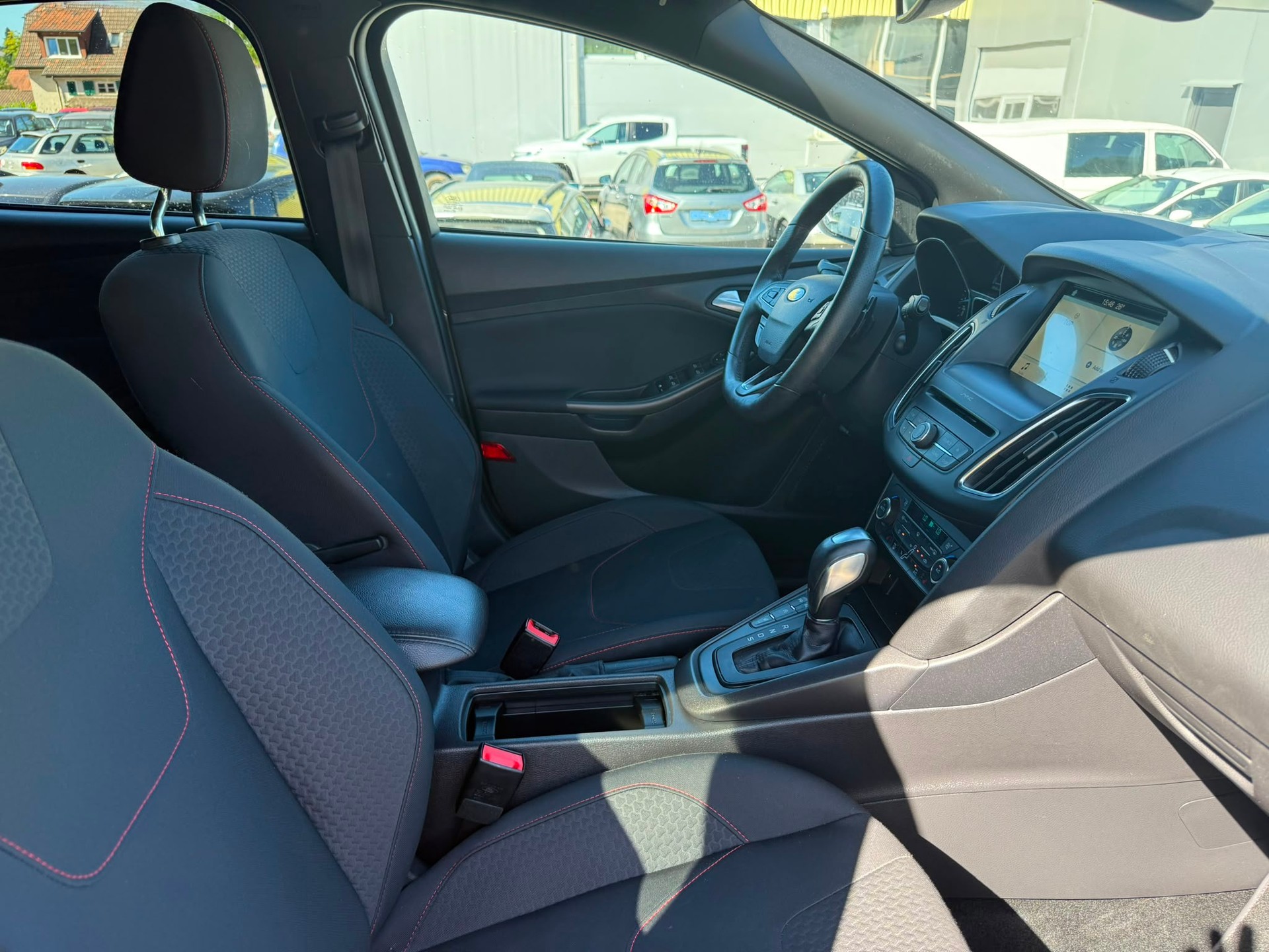 FORD Focus 1.5 SCTi ST Line Automatic-image-13