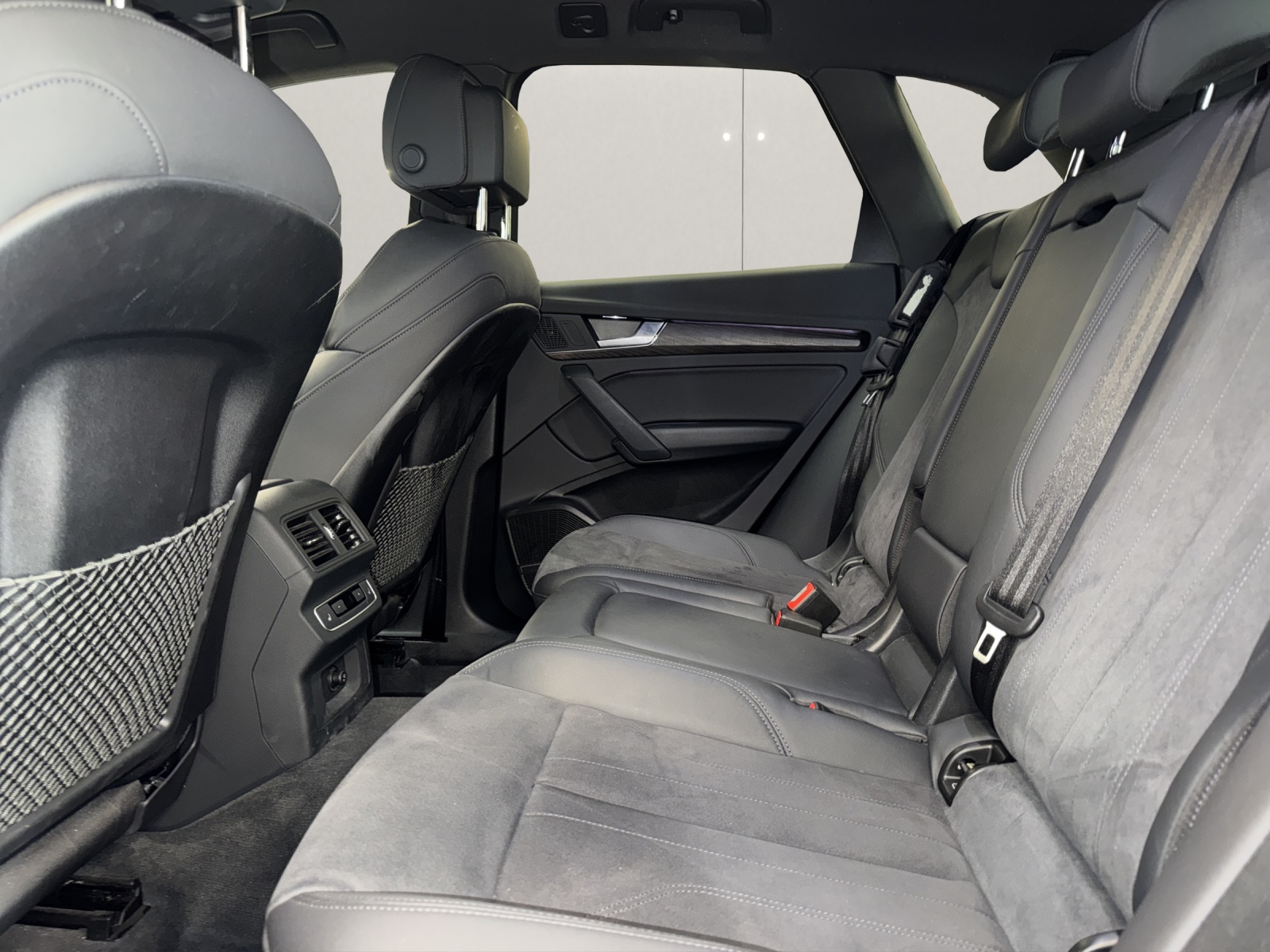 AUDI Q5 2.0 40 TDI quattro S-Tronic-image-14