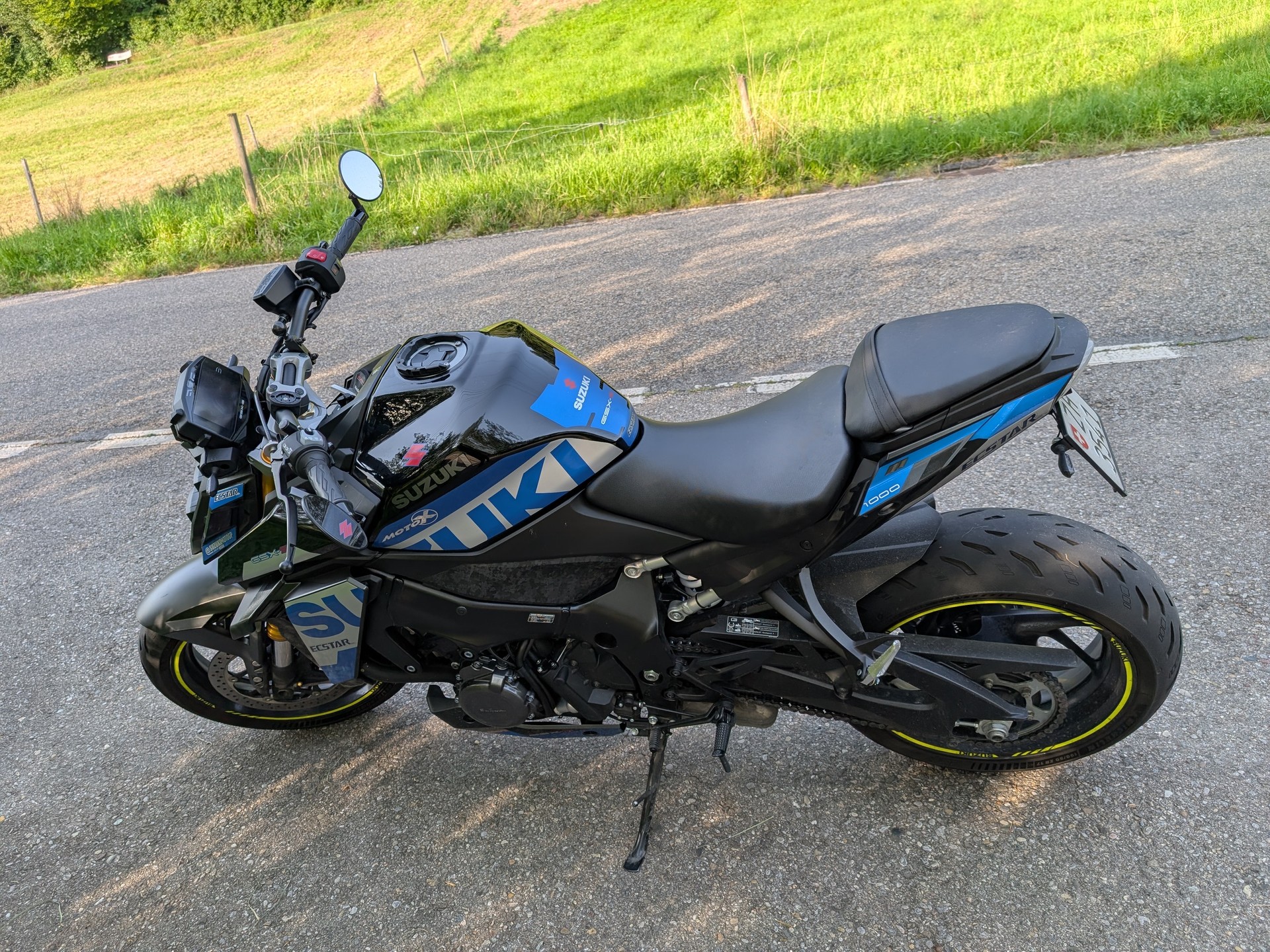SUZUKI GSX-S 1000-image-1