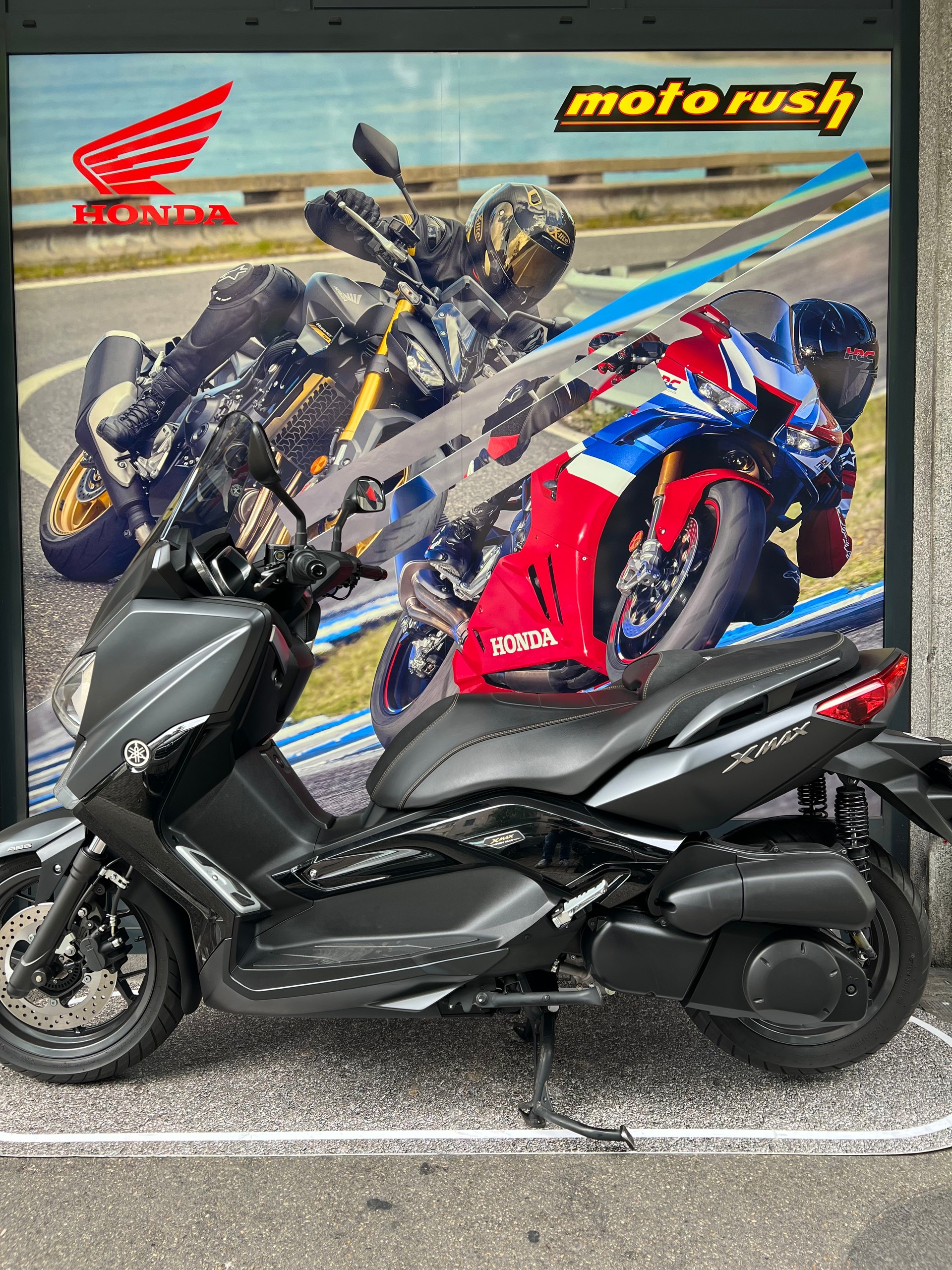 YAMAHA X-Max YP 250 R Iron Max ABS-image-1