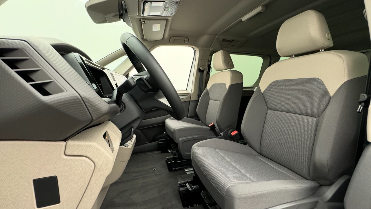 VW Multivan 2.0 TDI Life DSG-image-4