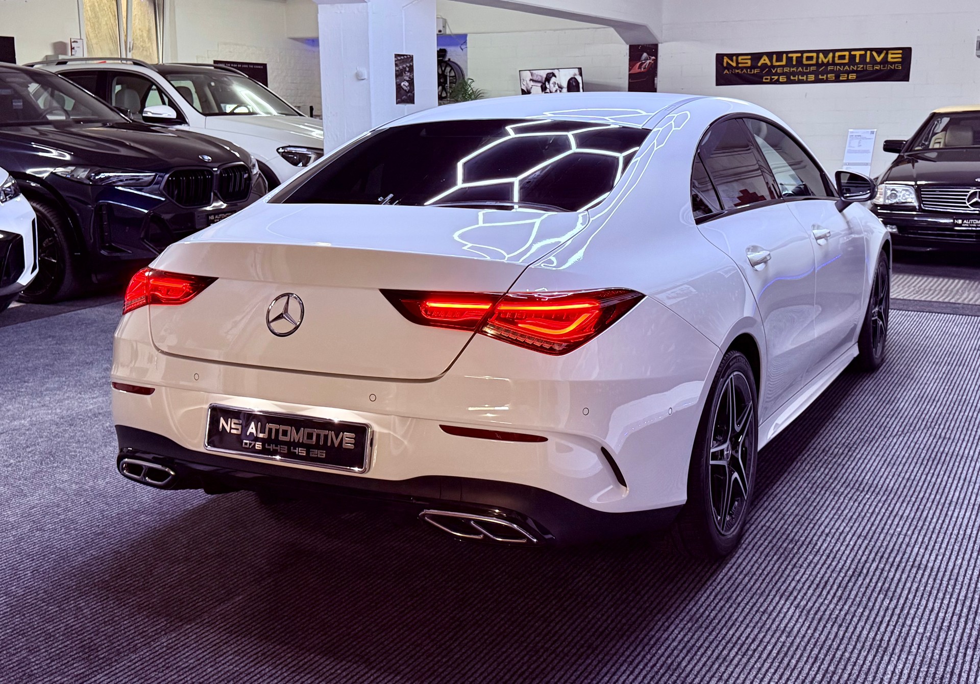 MERCEDES-BENZ CLA 180 AMG Line 7G-DCT-showroom-element-3