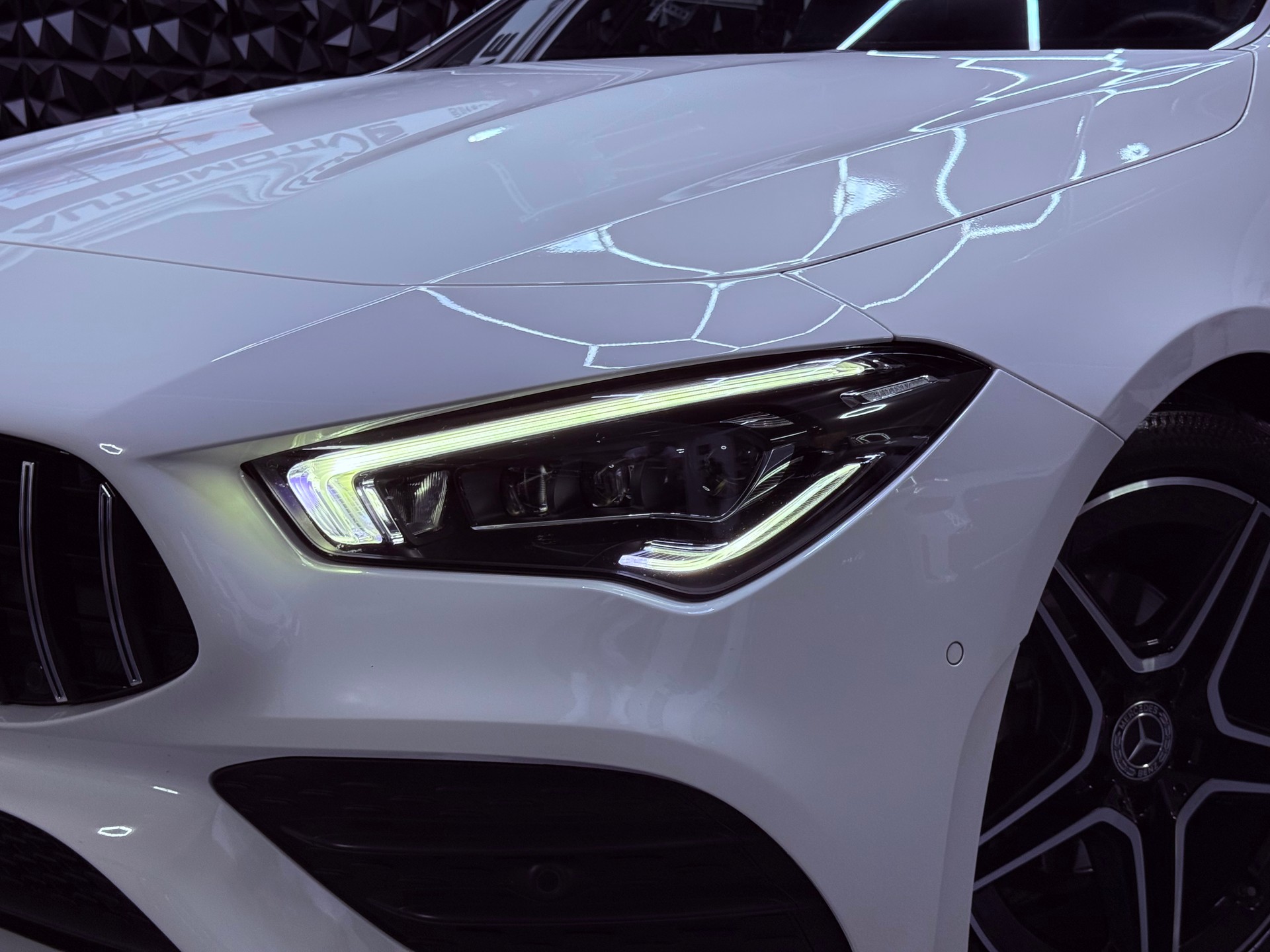 MERCEDES-BENZ CLA 180 AMG Line 7G-DCT-image-7