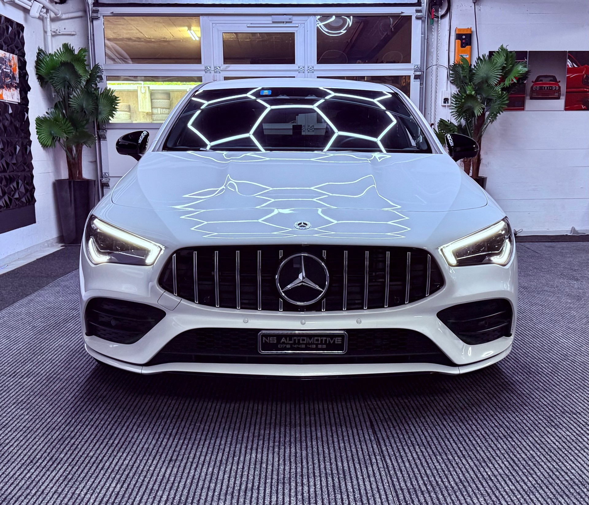 MERCEDES-BENZ CLA 180 AMG Line 7G-DCT-showroom-element-1