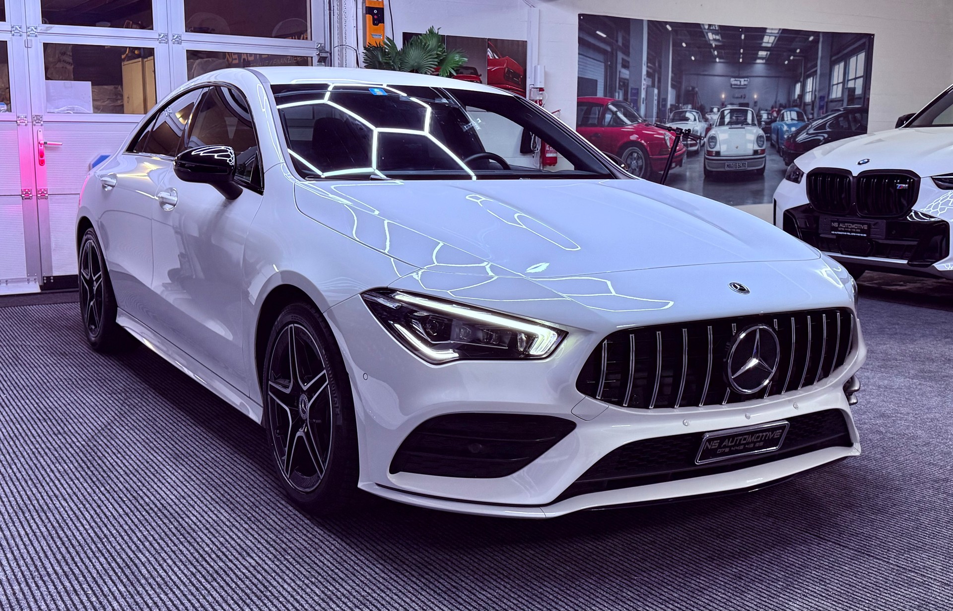 MERCEDES-BENZ CLA 180 AMG Line 7G-DCT-showroom-element-2