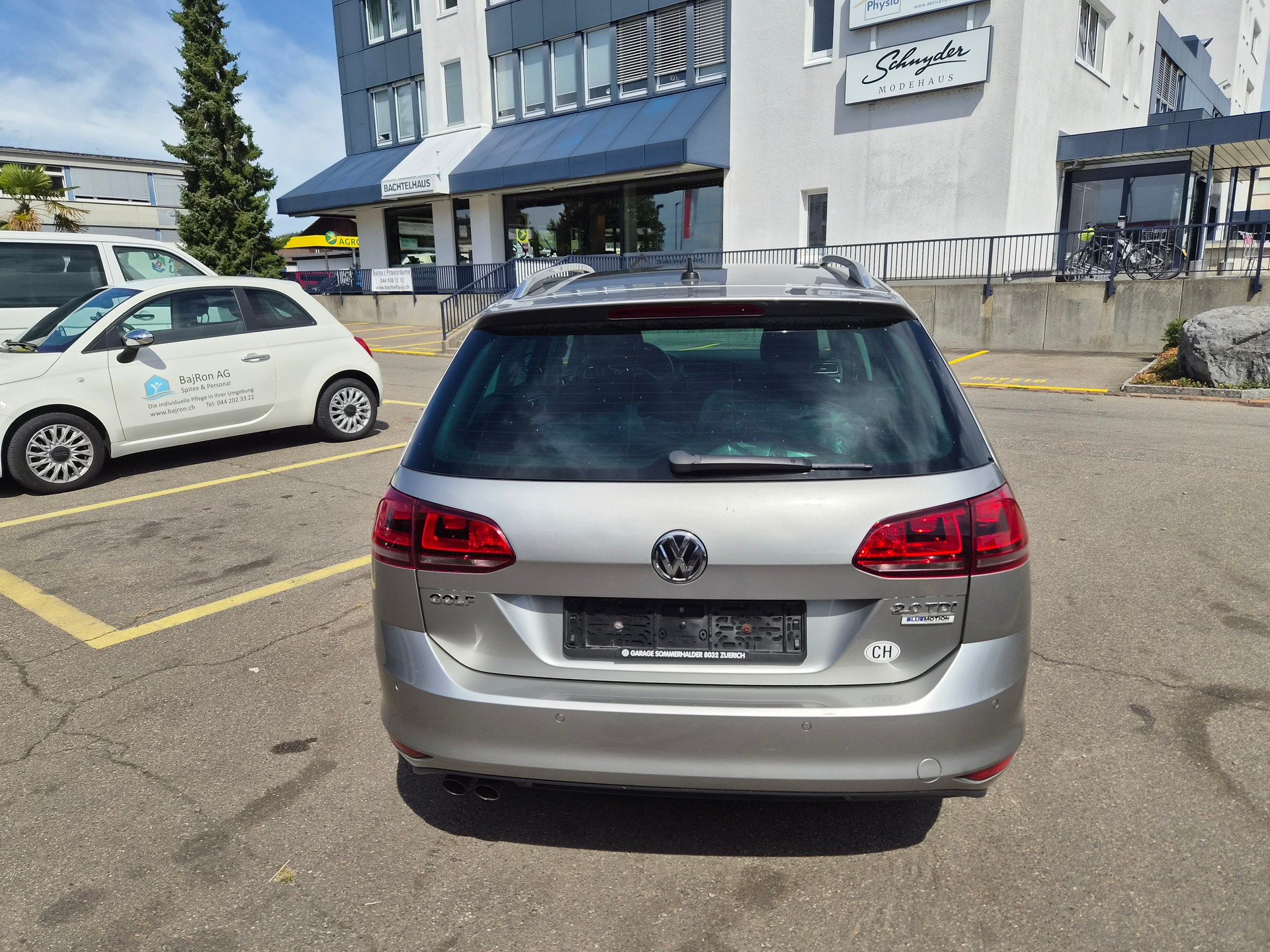 VW Golf Variant 2.0 TDI Highline DSG-showroom-element-3