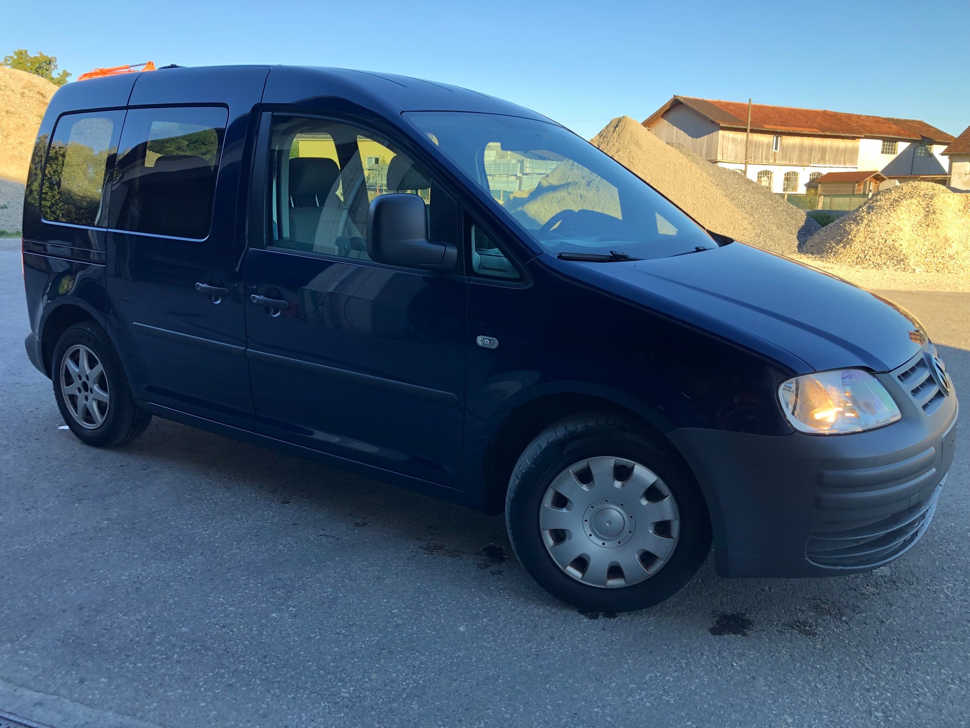 VW Caddy Life 2.0 EcoFuel-image-2
