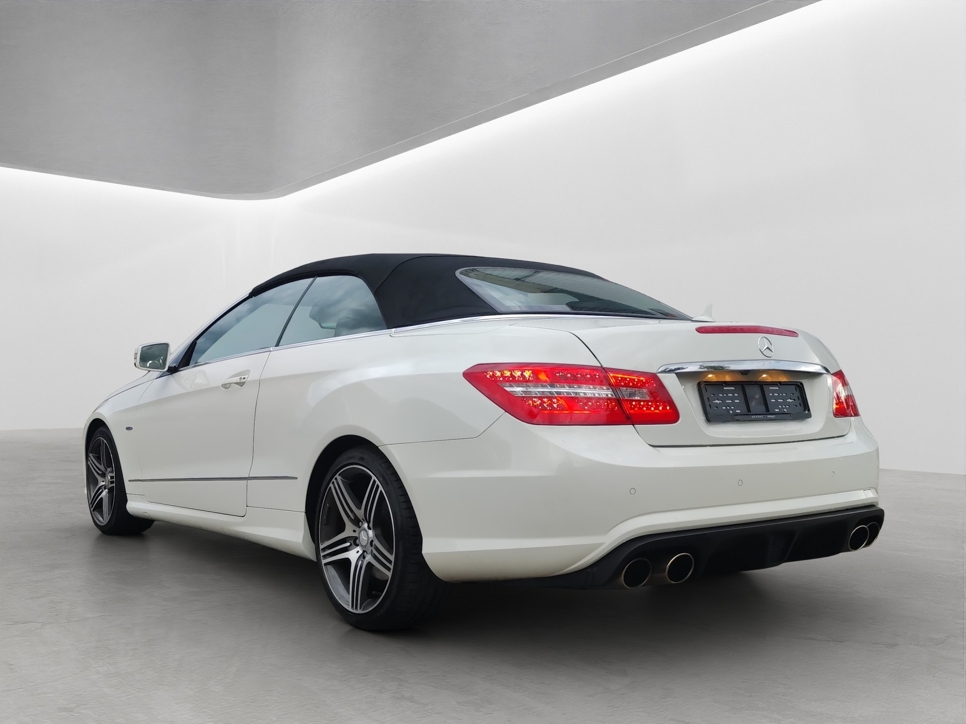 MERCEDES-BENZ E 350 CGI BlueEfficiency 7G-Tronic-showroom-element-3