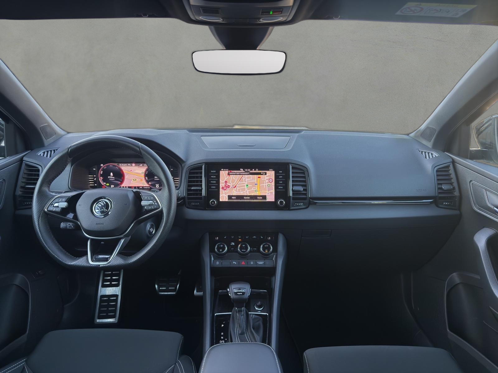 SKODA Karoq 2.0 TDI CR Sport Line 4x4 DSG-image-11