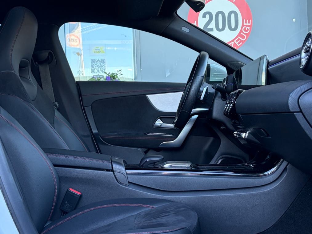 MERCEDES-BENZ CLA Shooting Brake 250 4Matic 7G-DCT AMG Line-image-7