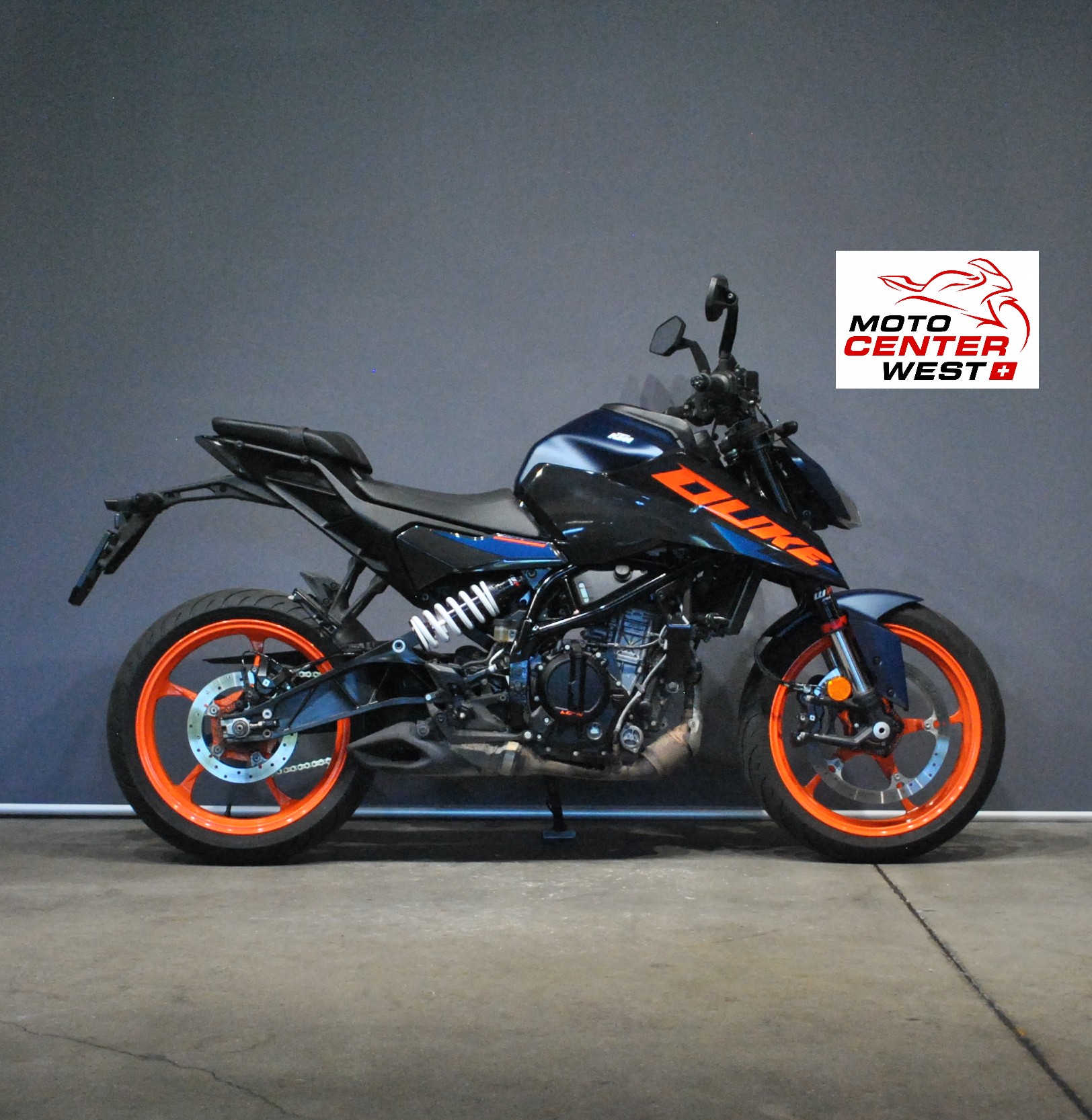KTM 125 Duke-image-1