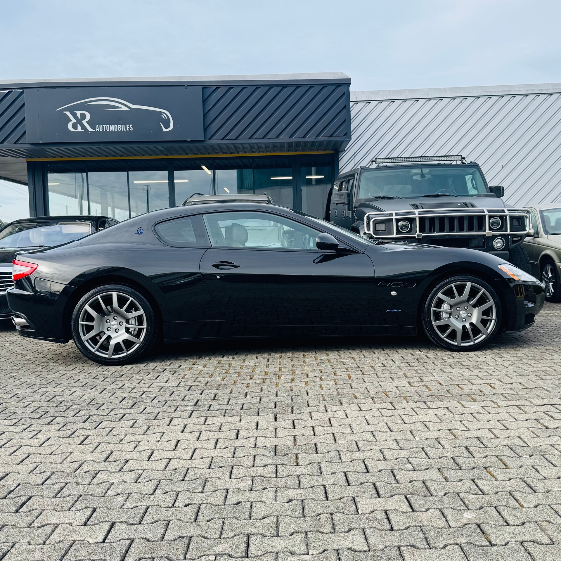 MASERATI GranTurismo Automatica-showroom-element-1
