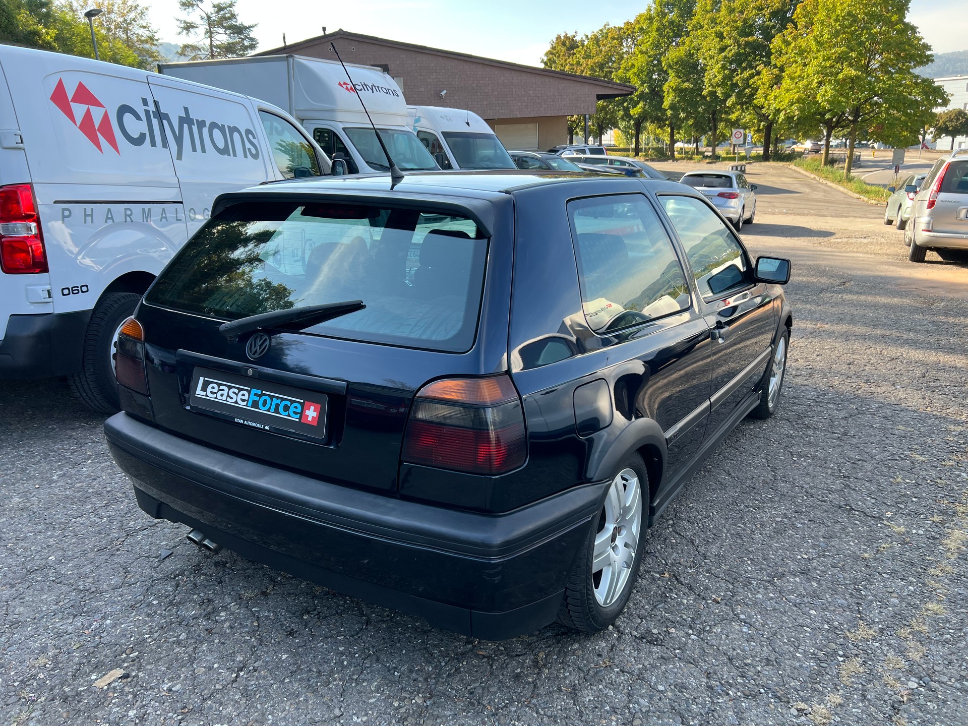 VW Golf 2000 GTI 16V Edition-image-4