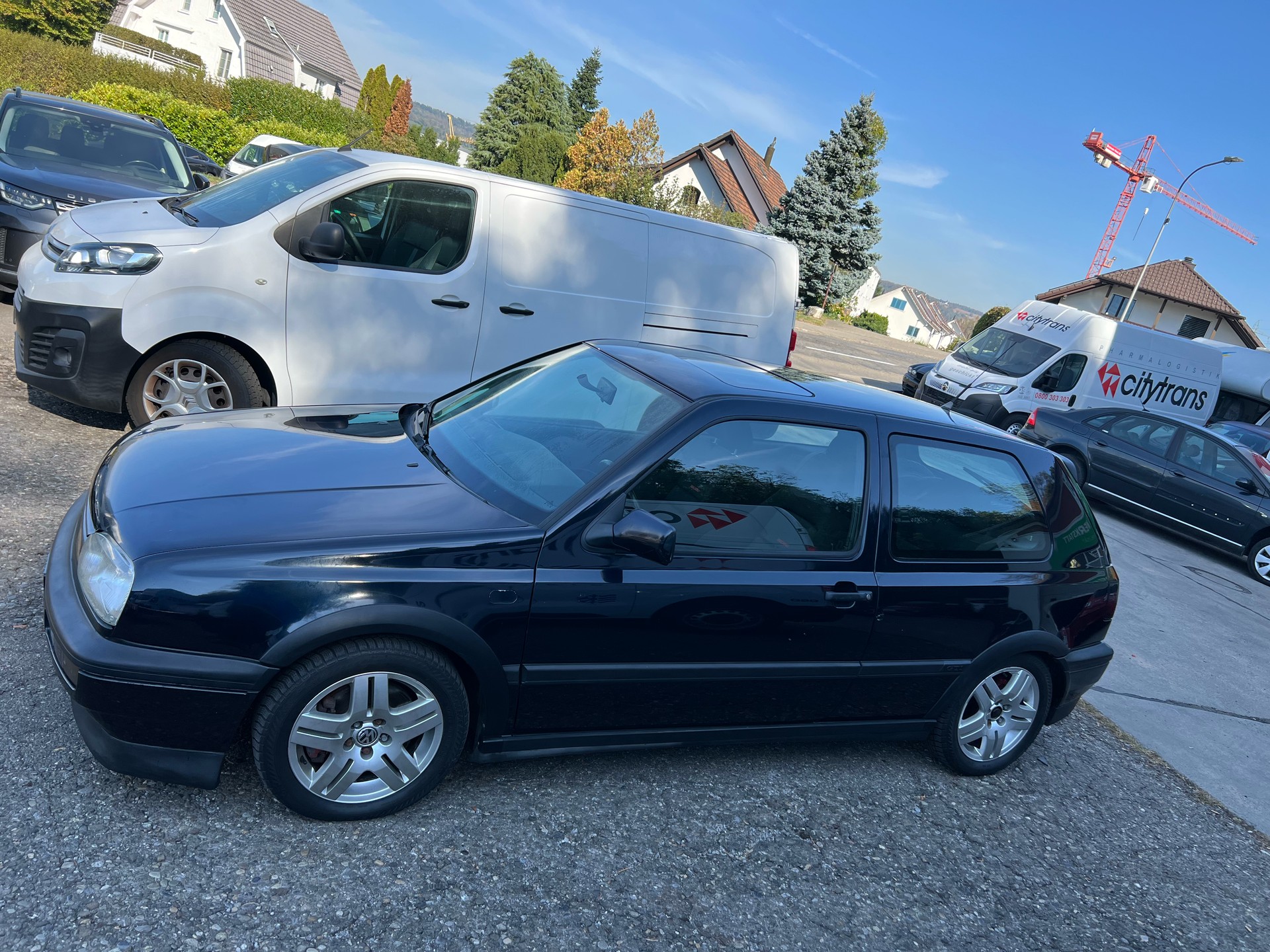 VW Golf 2000 GTI 16V Edition-showroom-element-1