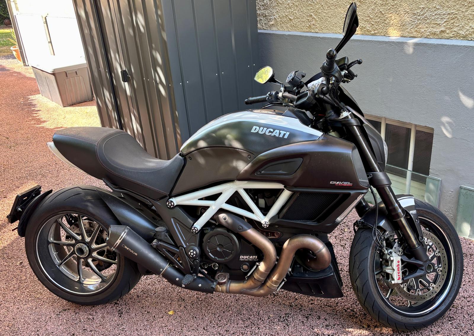 DUCATI Diavel 1200 Carbon-image-0