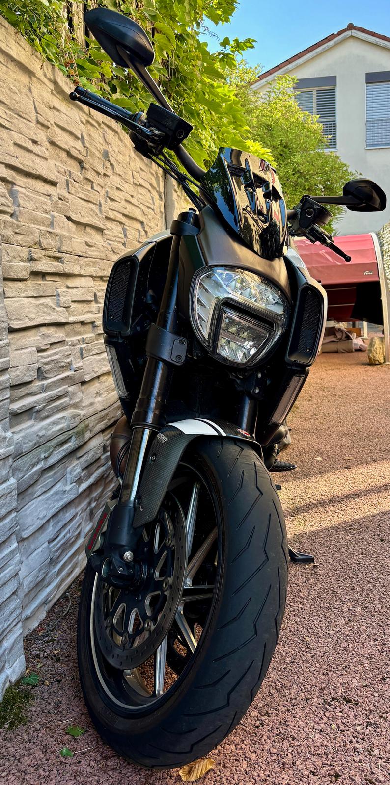 DUCATI Diavel 1200 Carbon-image-4
