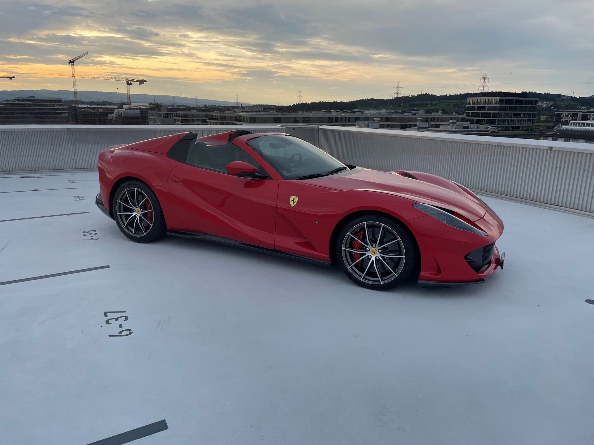 FERRARI 812 GTS-image-2