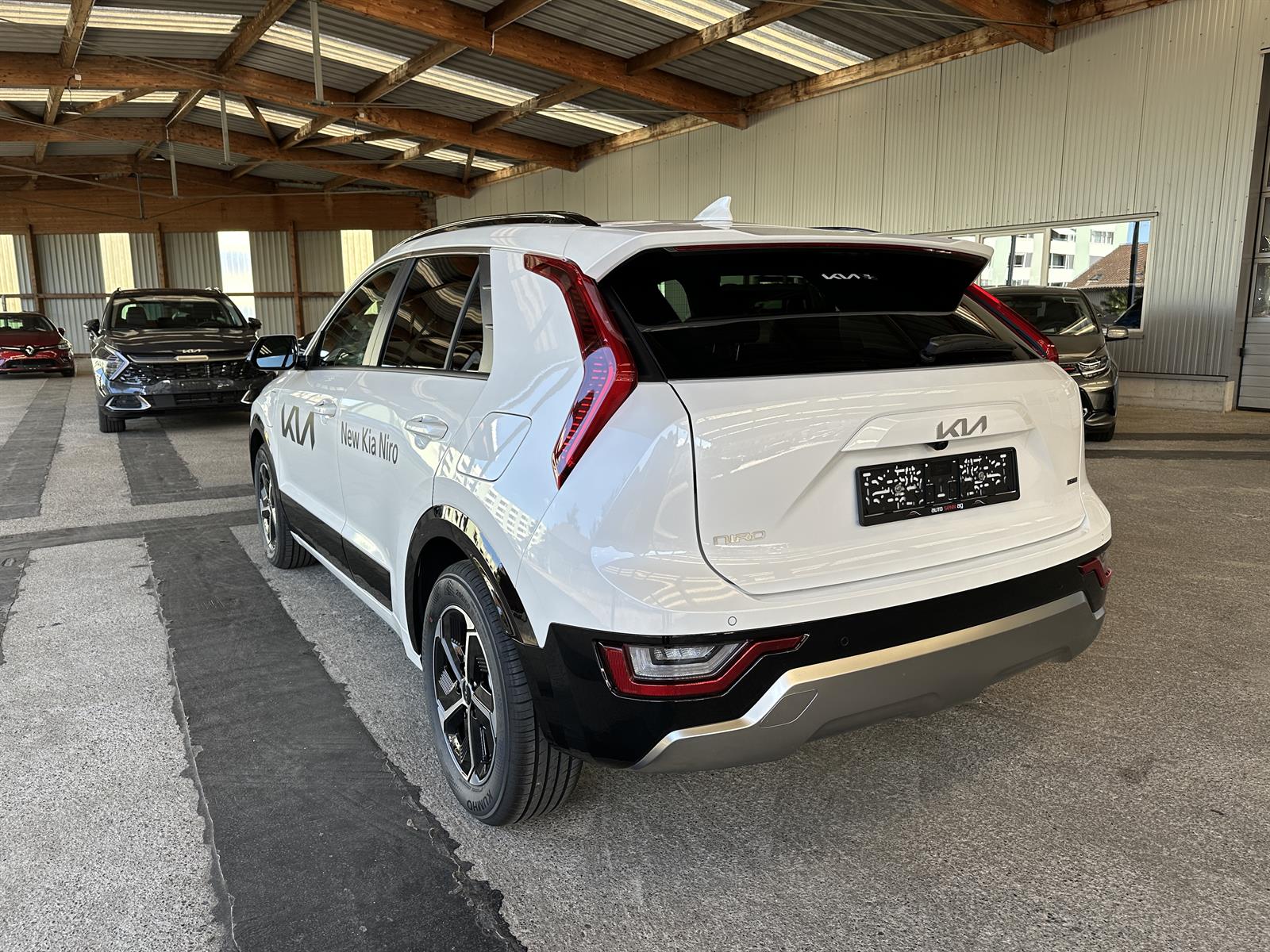 KIA Niro 1.6 GDi Plug-in Hybrid Power Edition-showroom-element-2