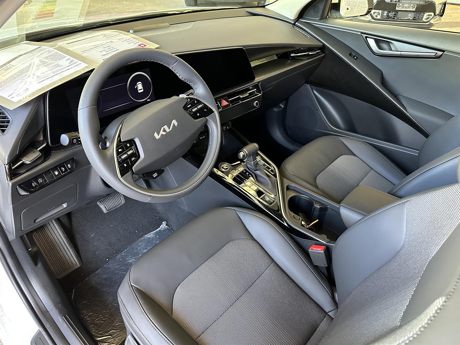 KIA Niro 1.6 GDi Plug-in Hybrid Power Edition-image-9